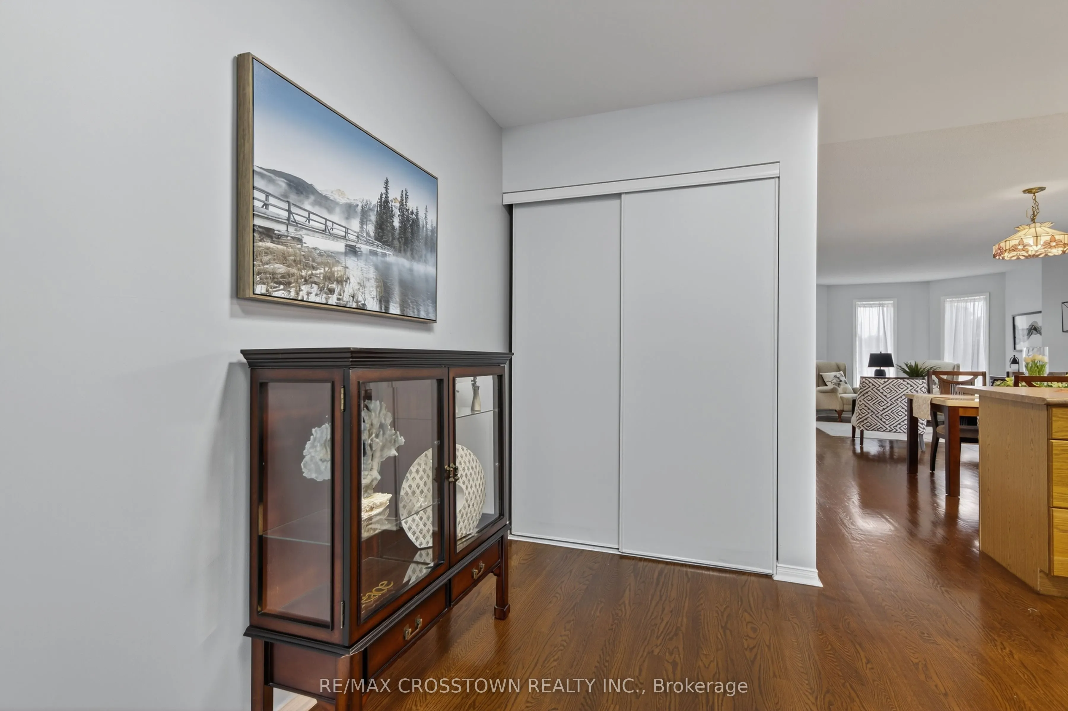 1258 Vincent Crescent