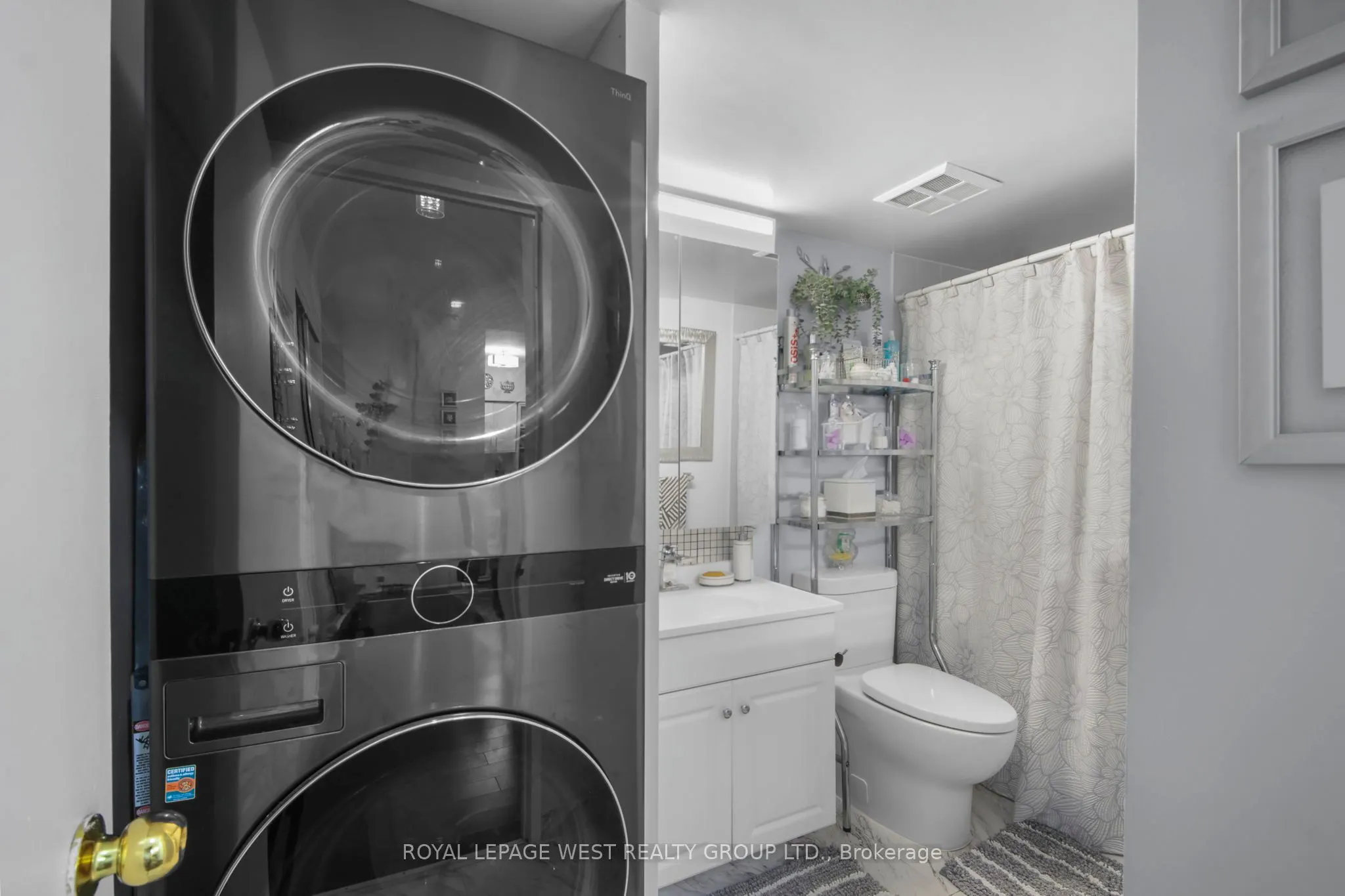 326 Major Mackenzie Drive E, #805