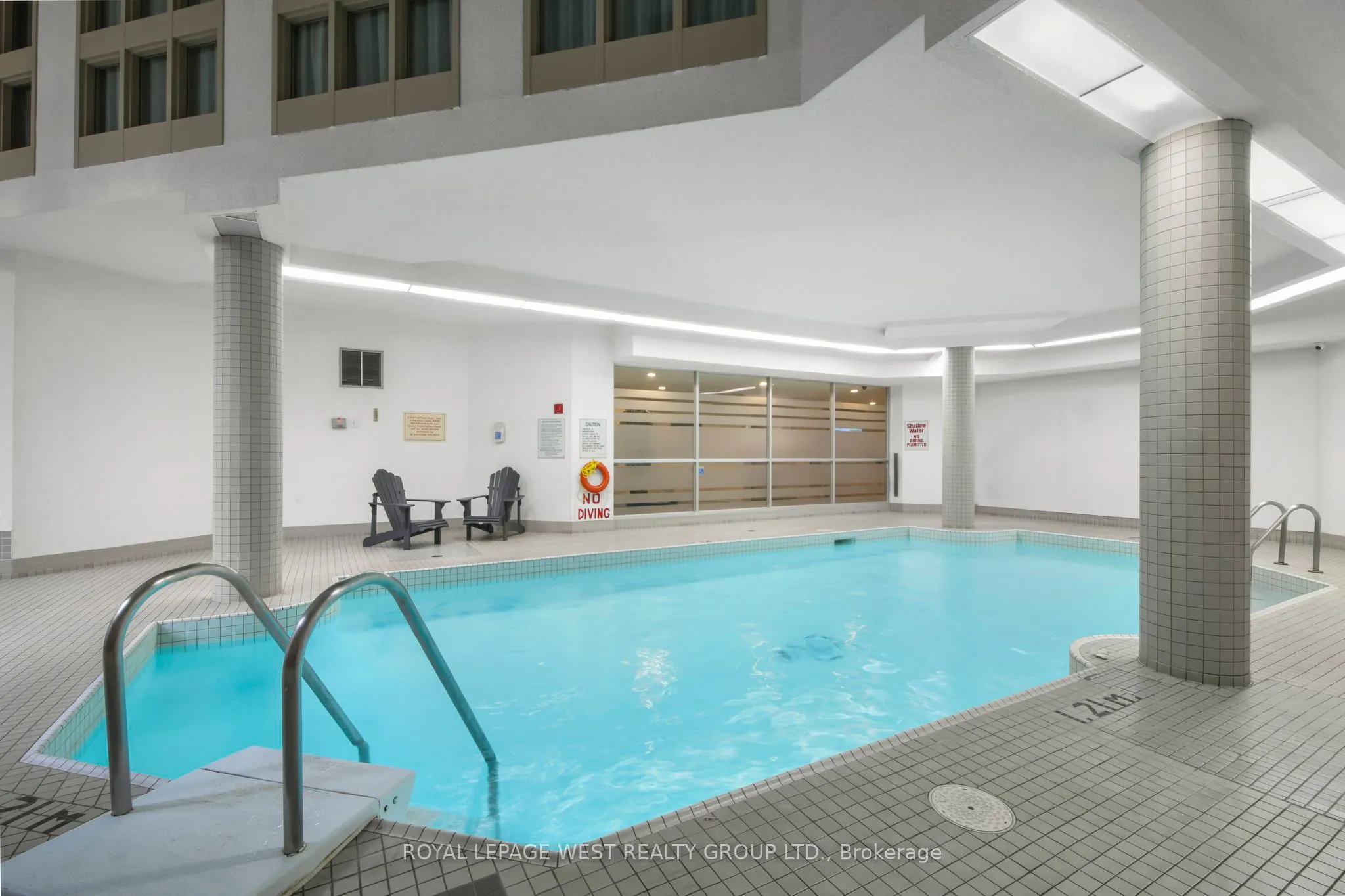 326 Major Mackenzie Drive E, #805