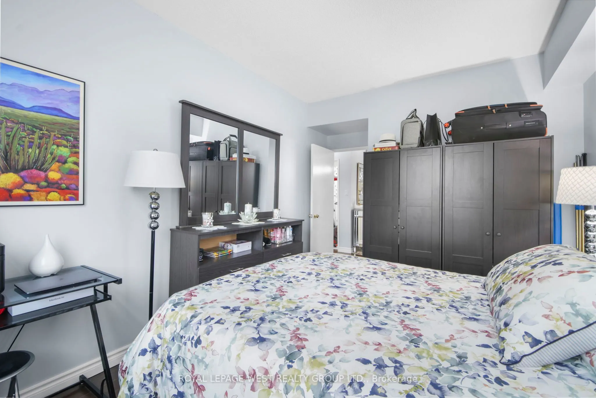 326 Major Mackenzie Drive E, #805