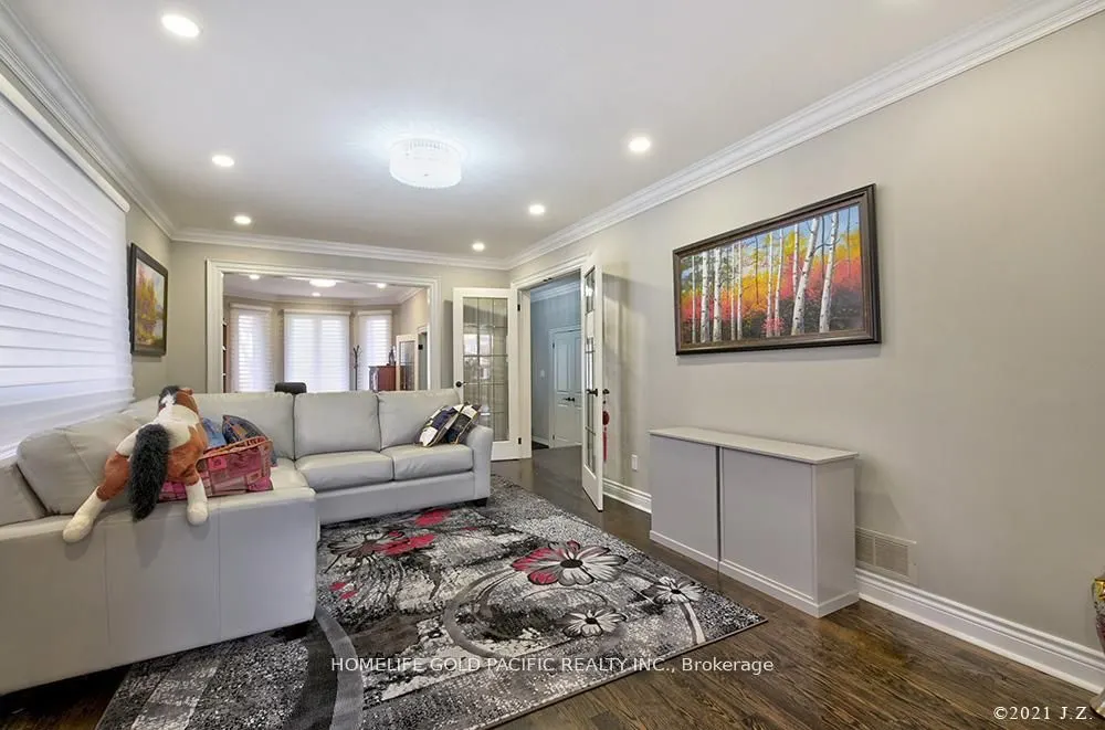 48 Havagal Crescent