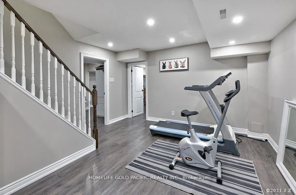 48 Havagal Crescent