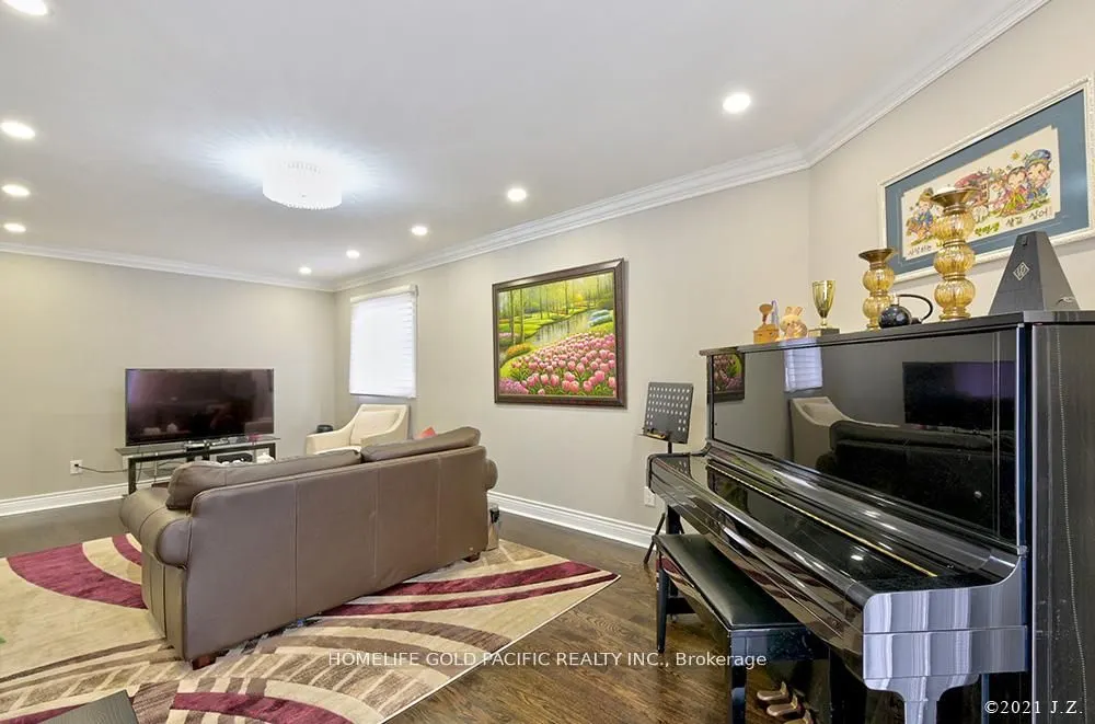 48 Havagal Crescent