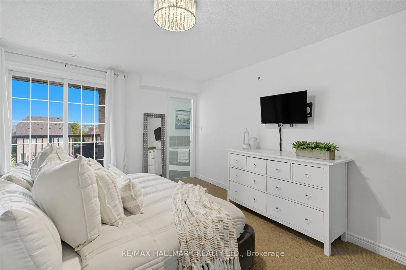 20 Greensborough Villag Circle, #23