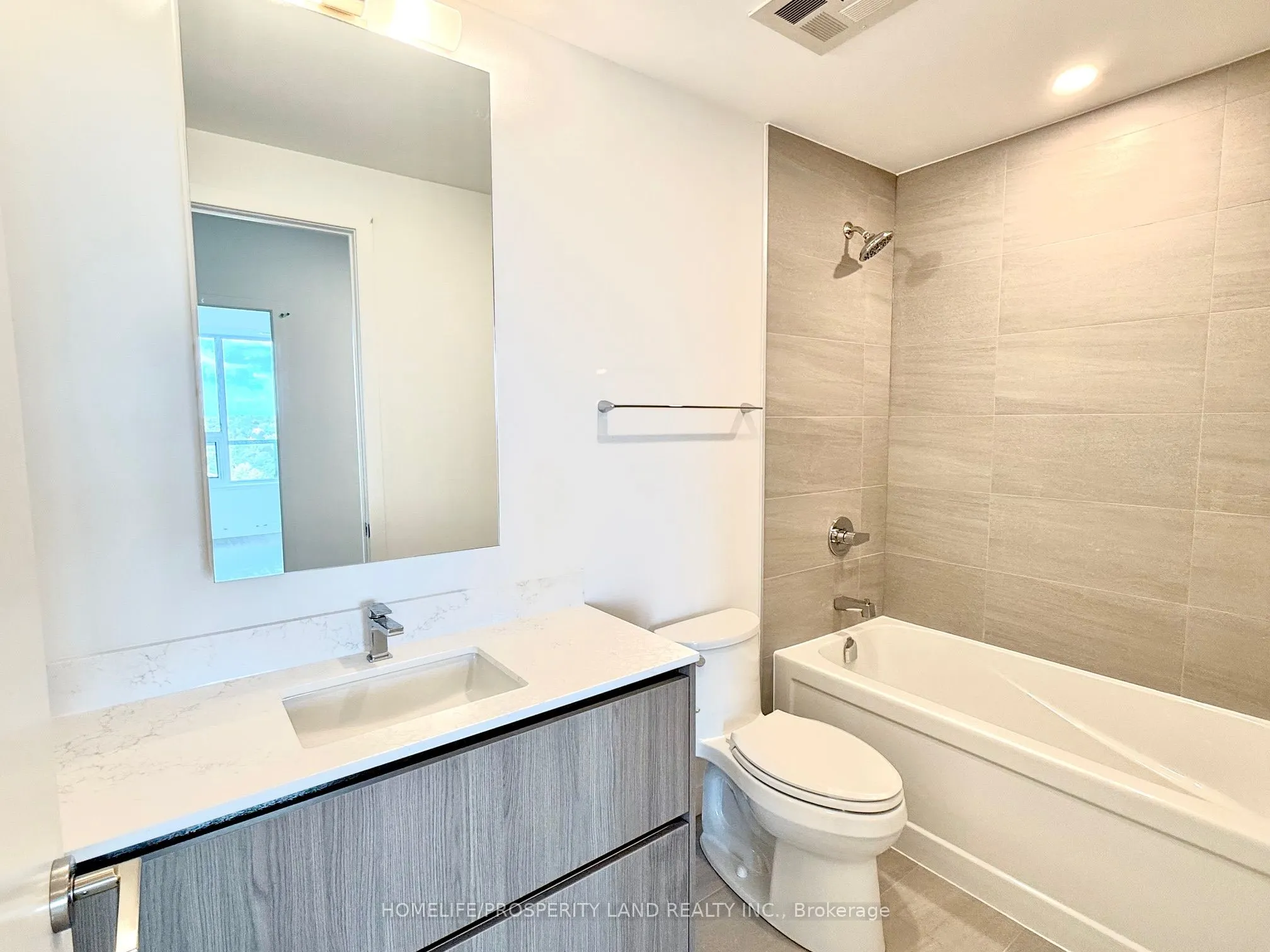 8188 Yonge Street, #814