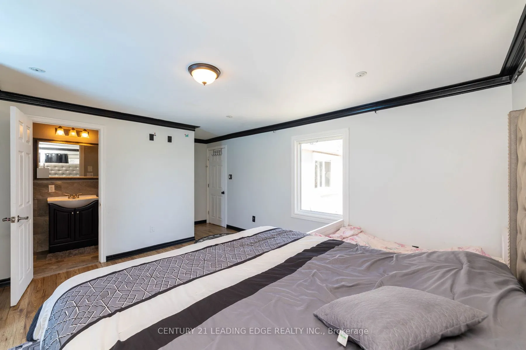 13286 Dufferin Street