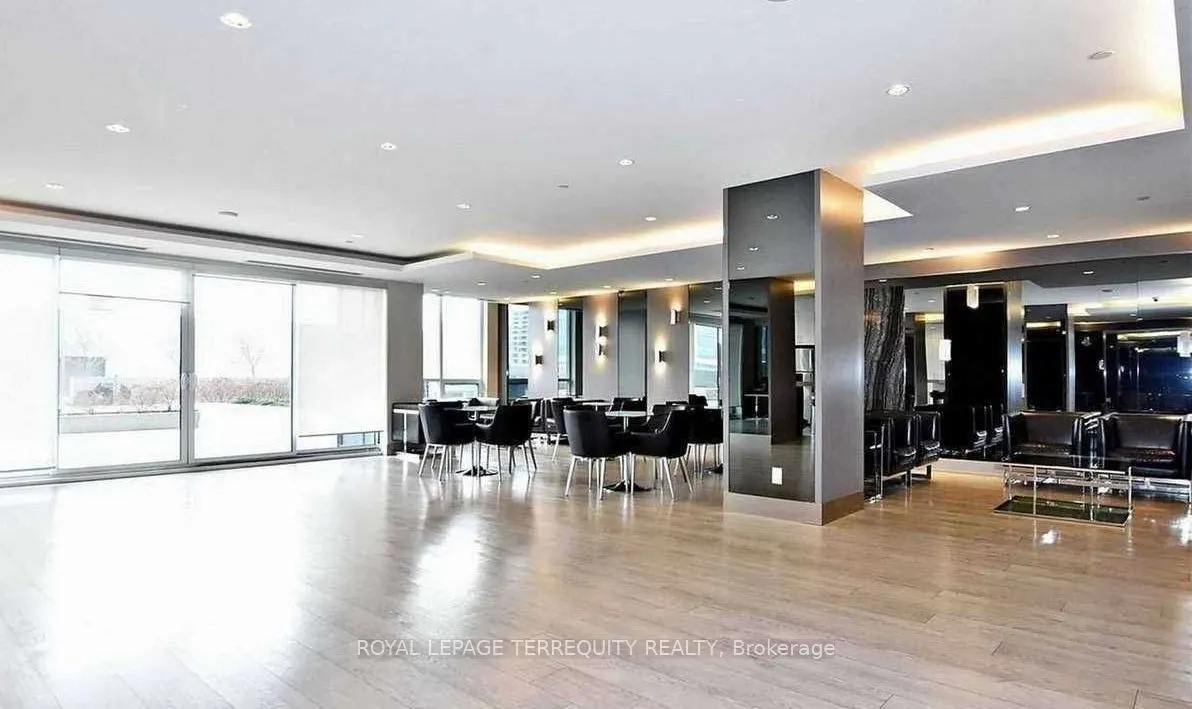 7165 Yonge Street, #1710