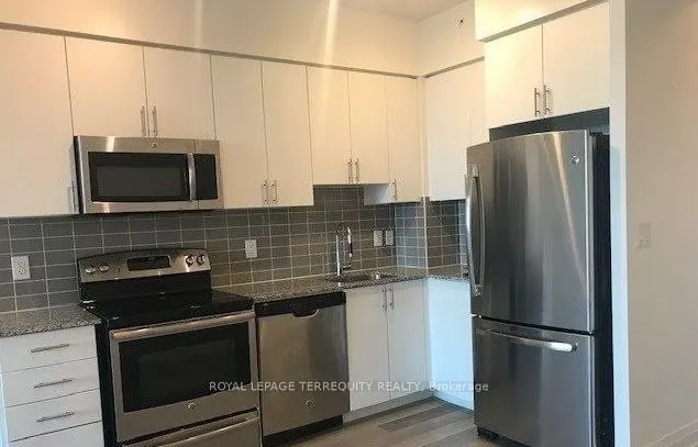 7165 Yonge Street, #1710