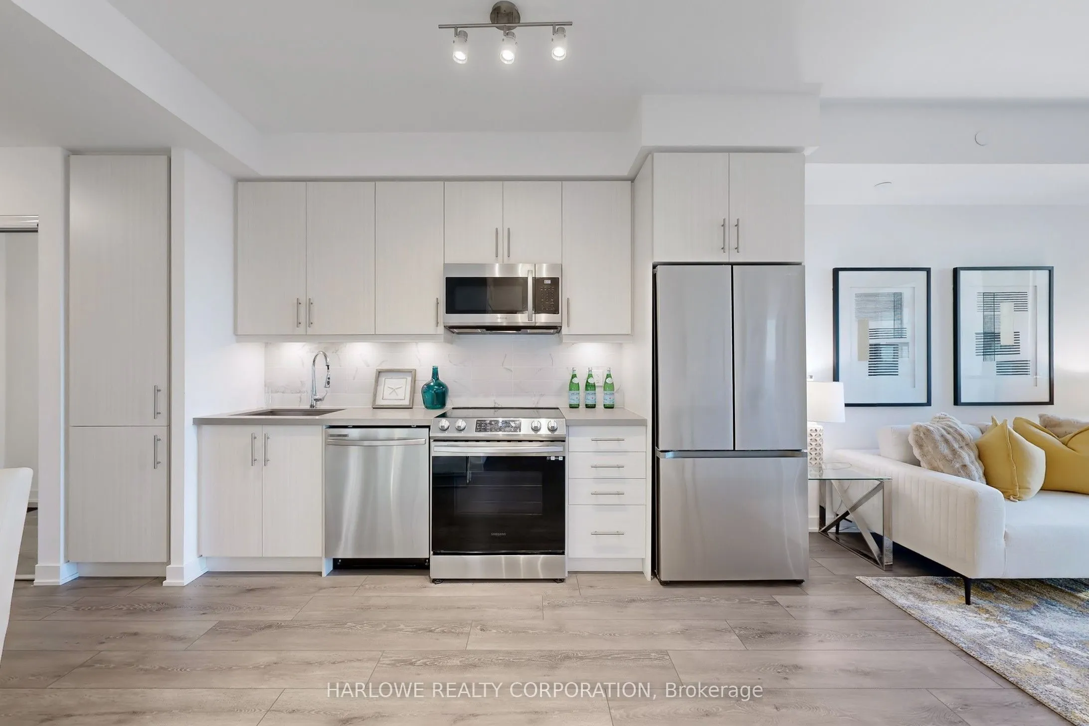 95 Oneida Crescent, #1706