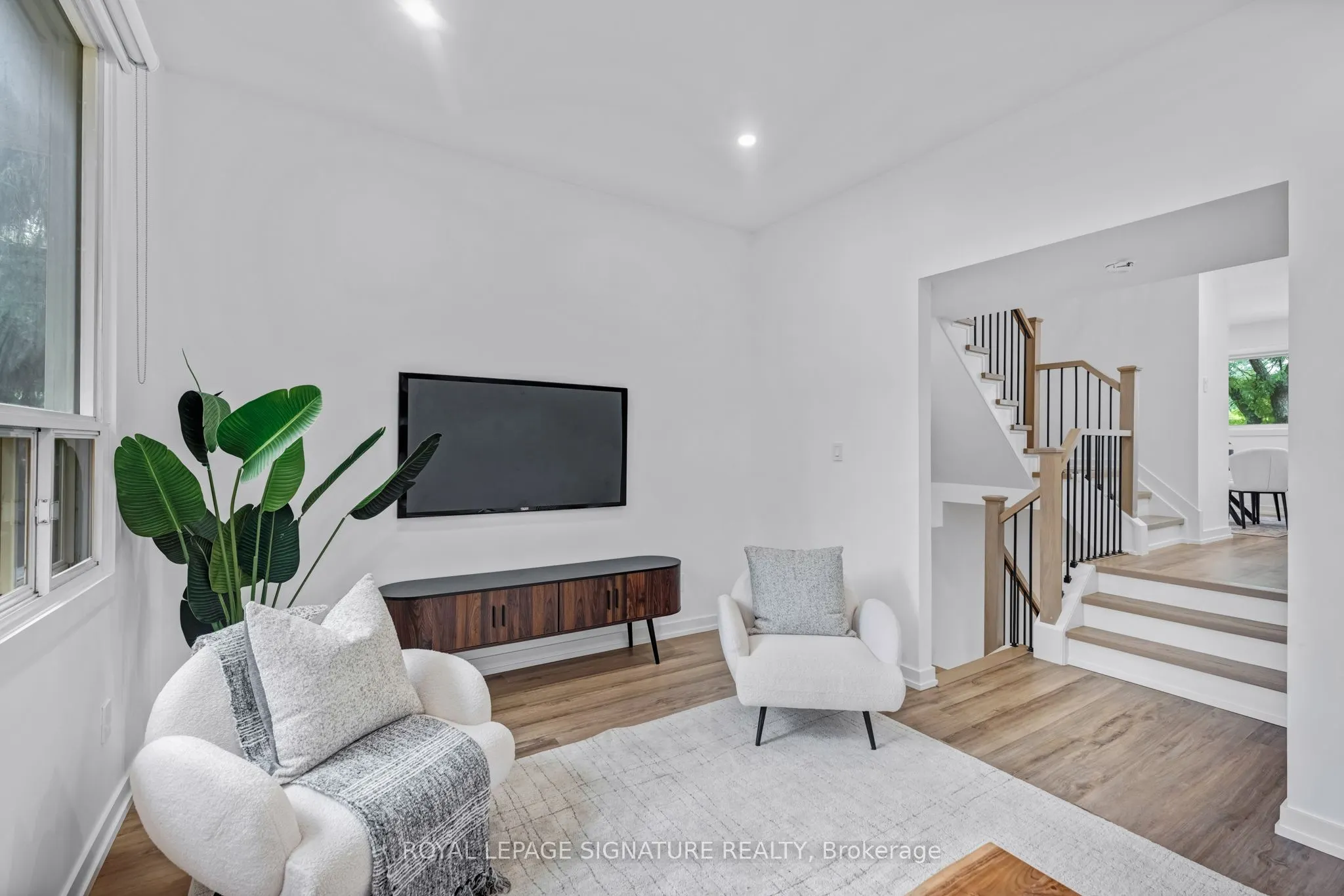 67 Poplar Crescent, #6