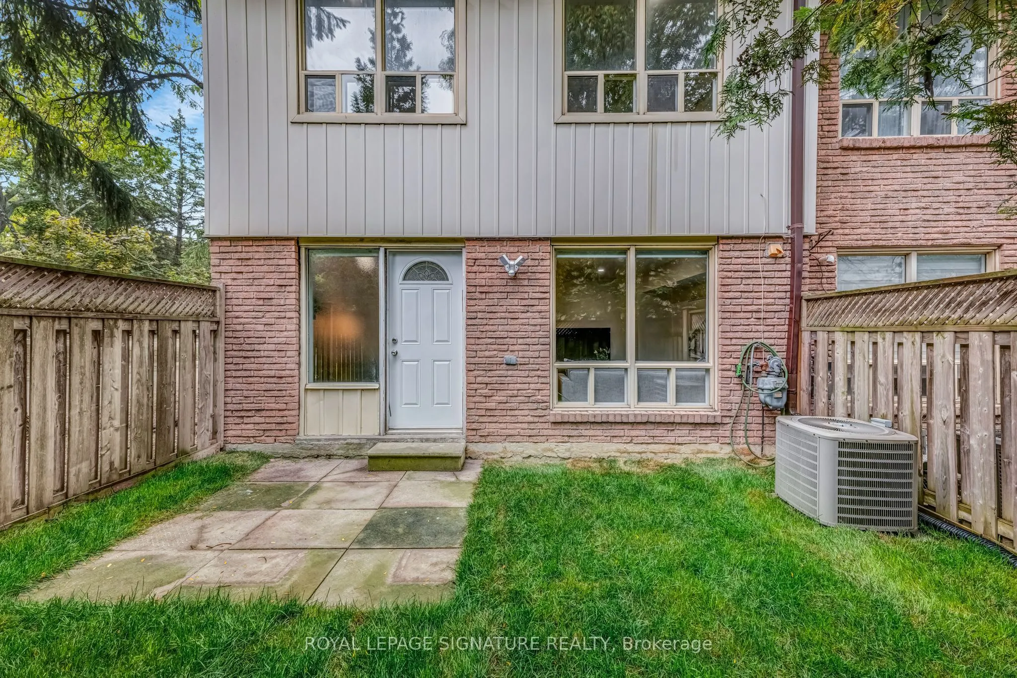 67 Poplar Crescent, #6