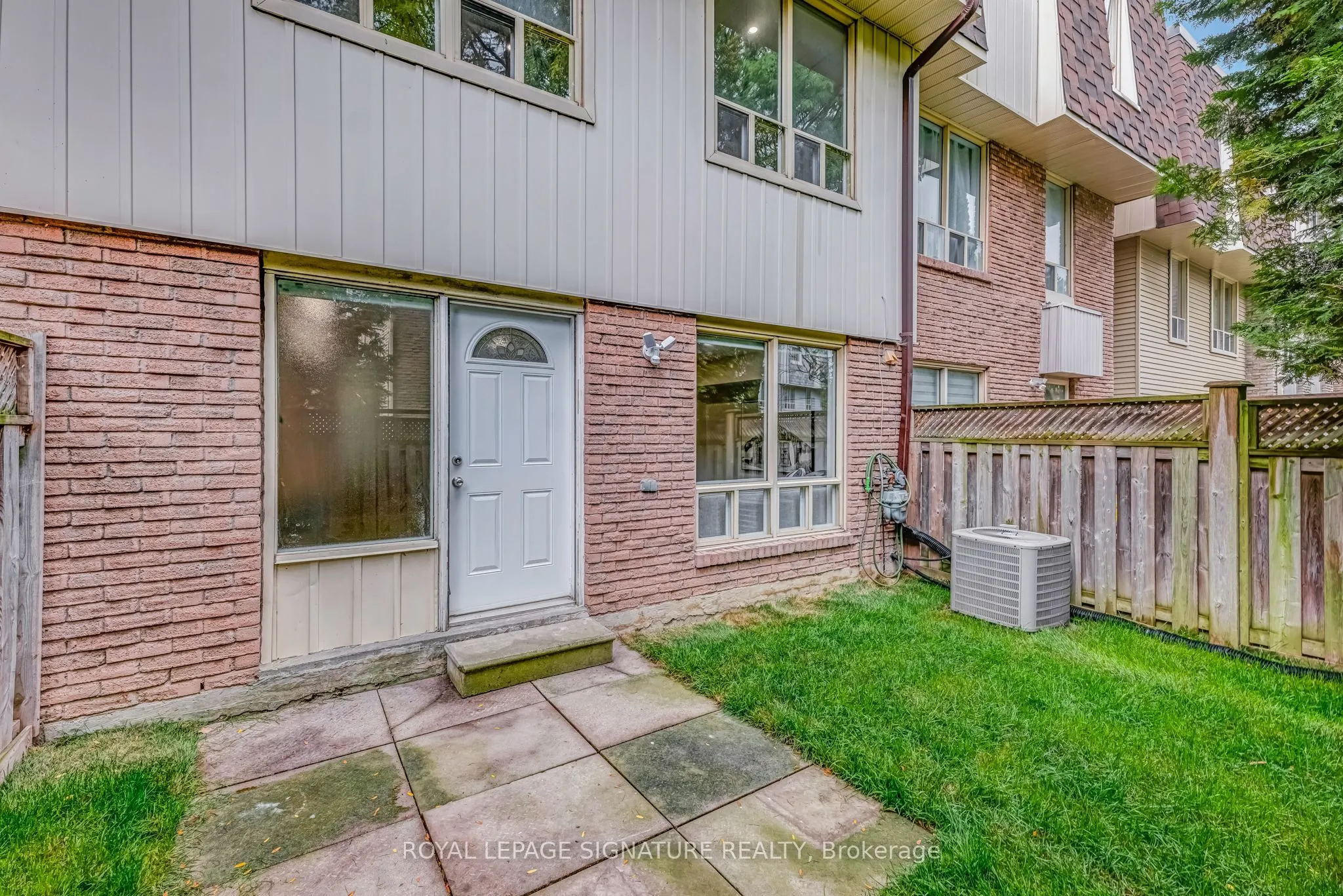 67 Poplar Crescent, #6