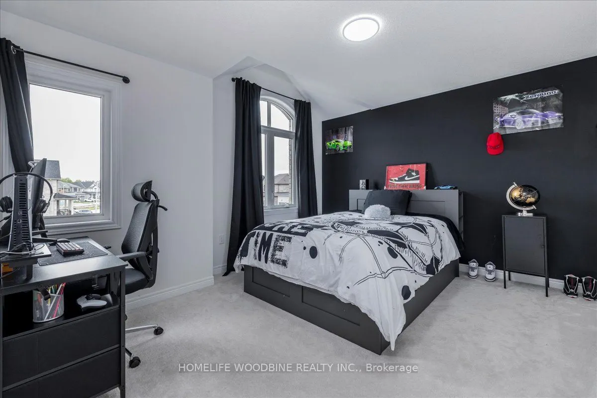 21 Wakefield Boulevard