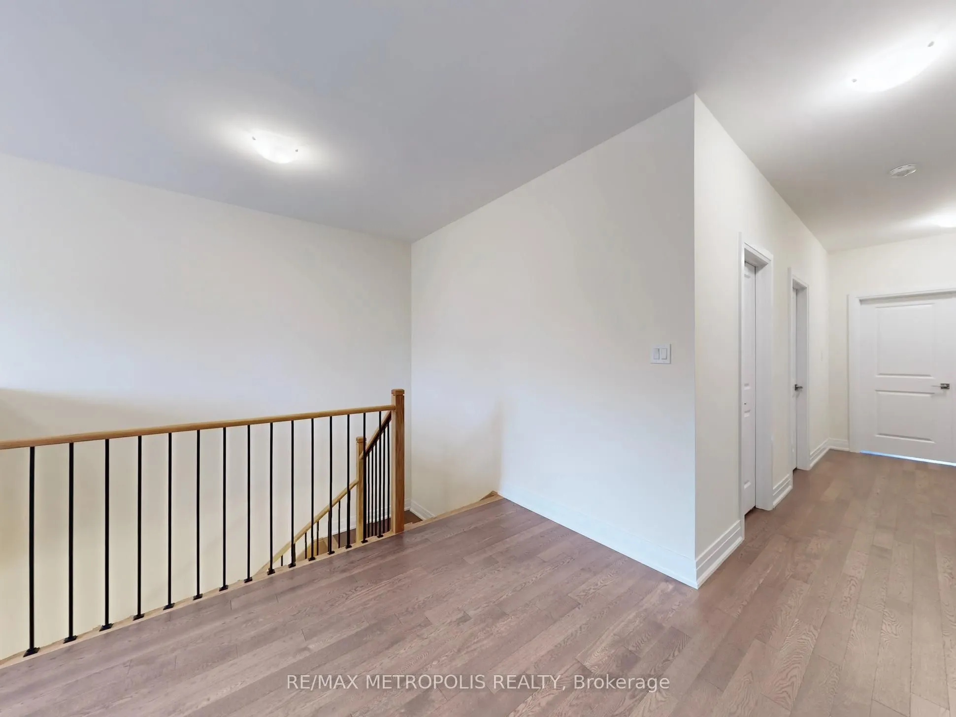 21 La Reine Avenue, #MAIN