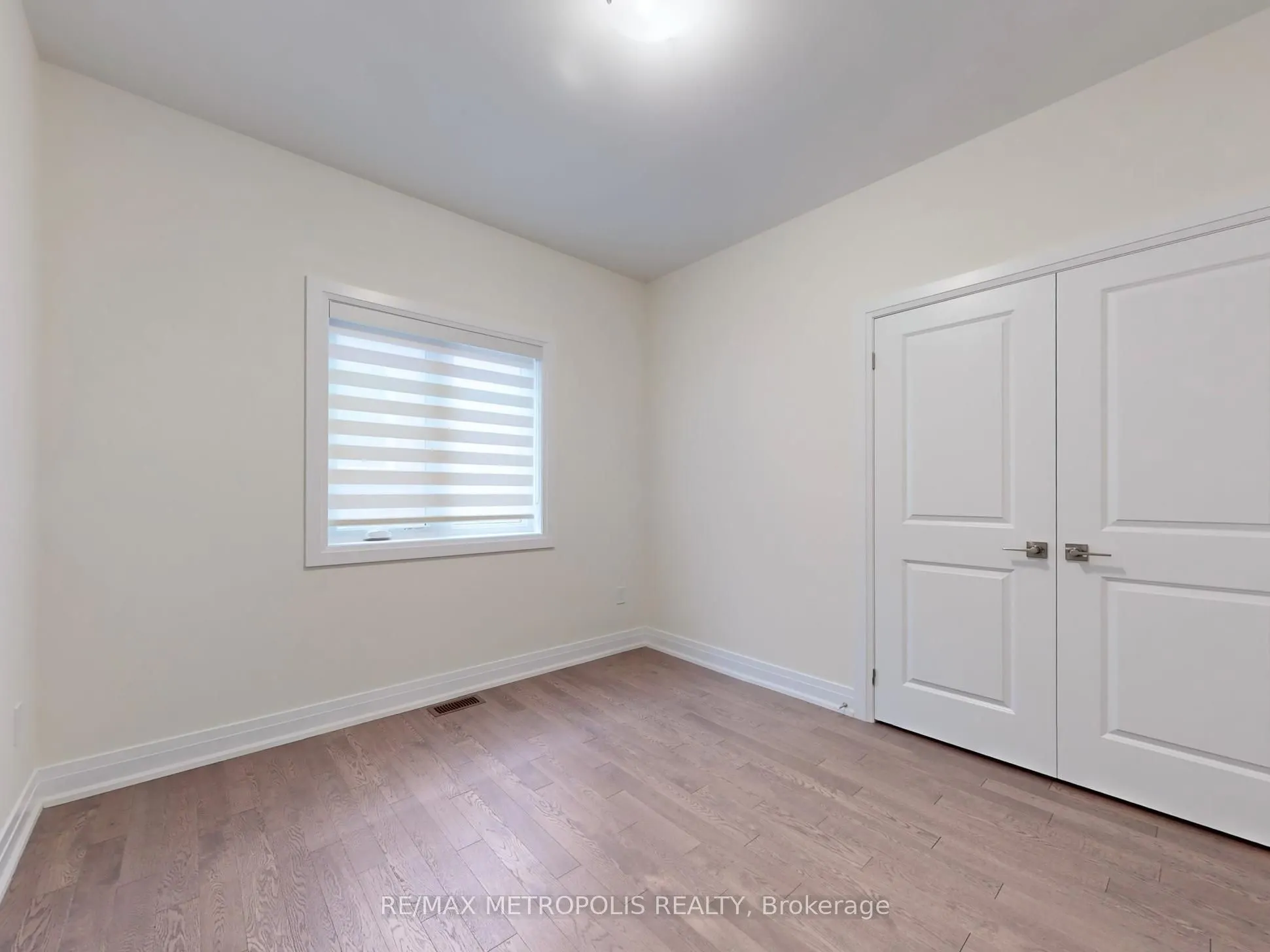 21 La Reine Avenue, #MAIN