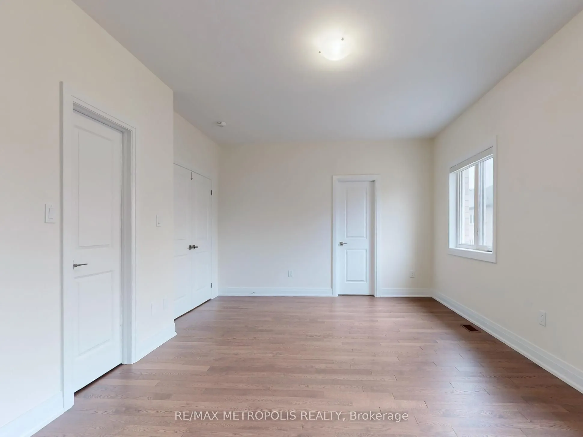 21 La Reine Avenue, #MAIN