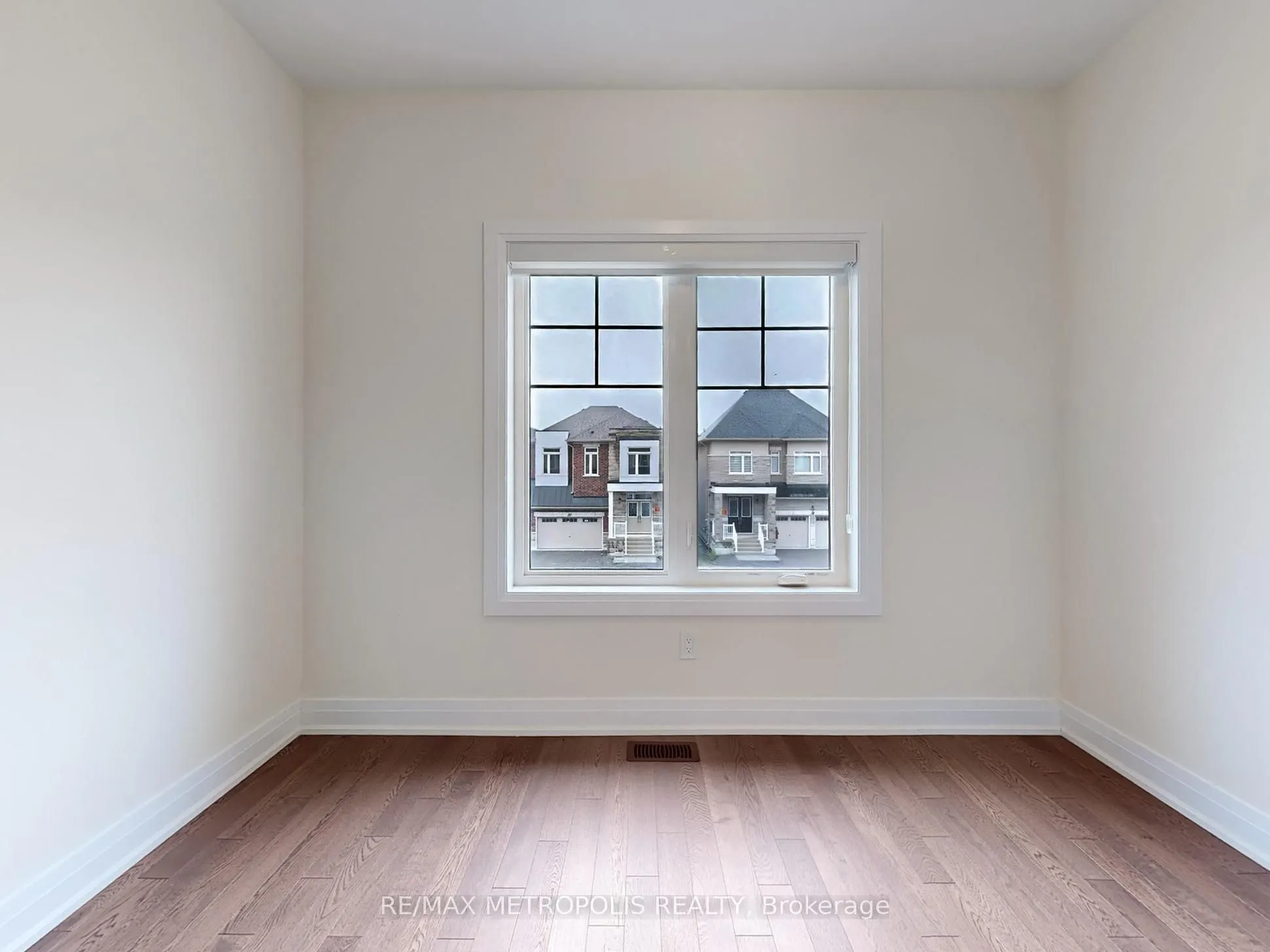 21 La Reine Avenue, #MAIN