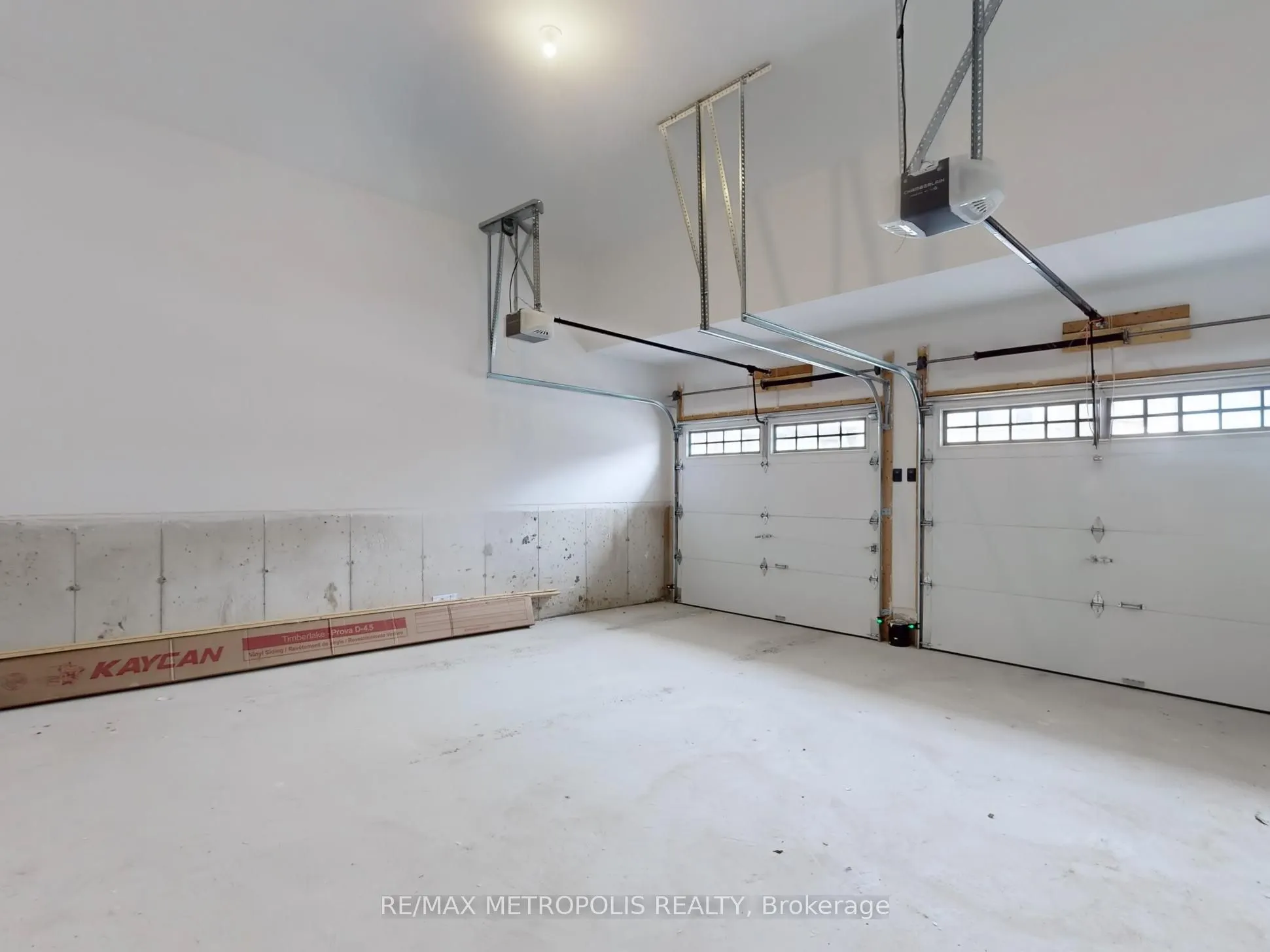 21 La Reine Avenue, #MAIN