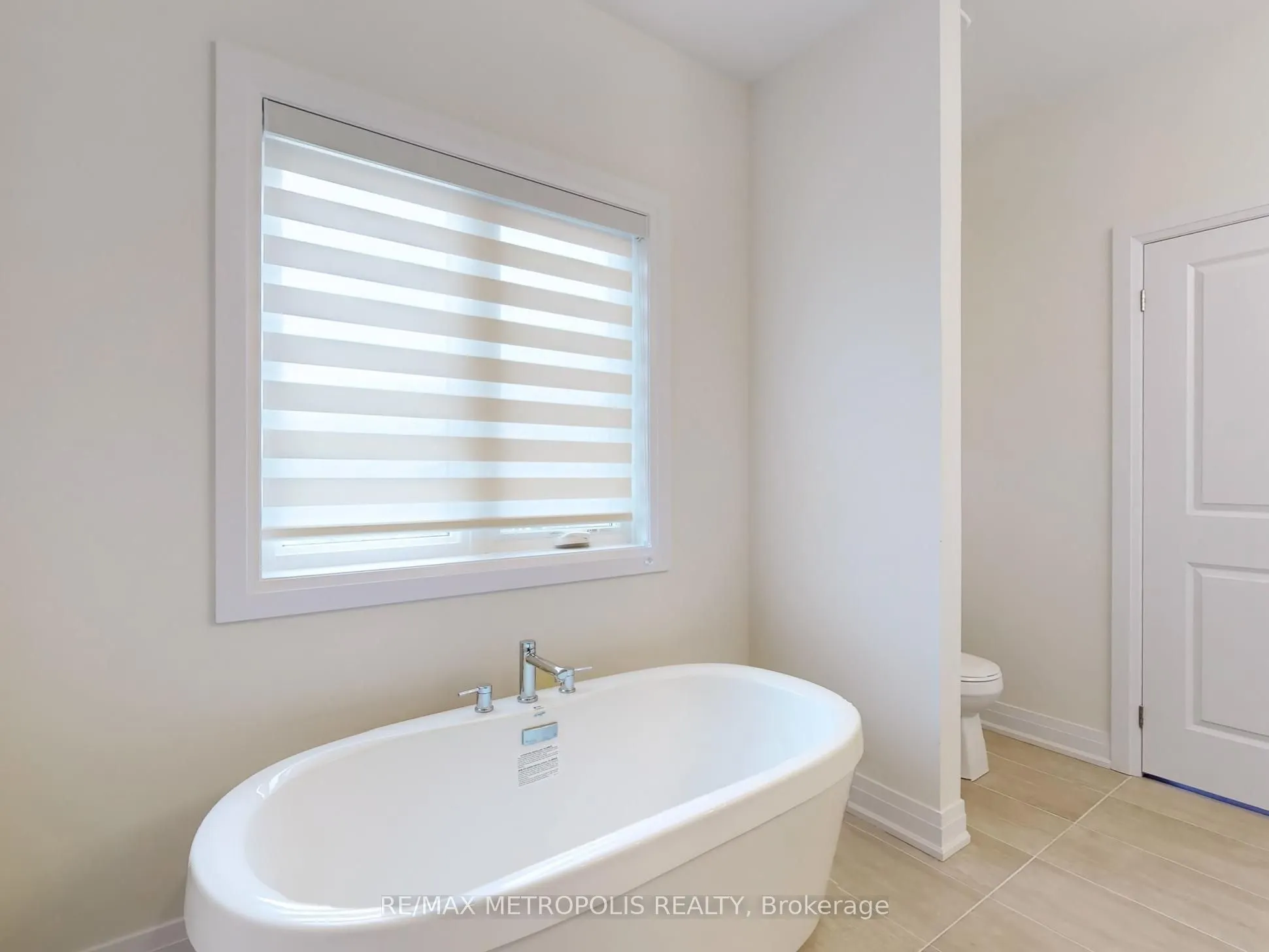 21 La Reine Avenue, #MAIN