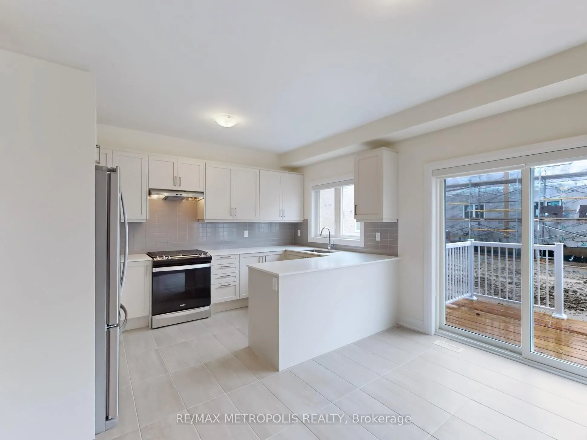 21 La Reine Avenue, #MAIN