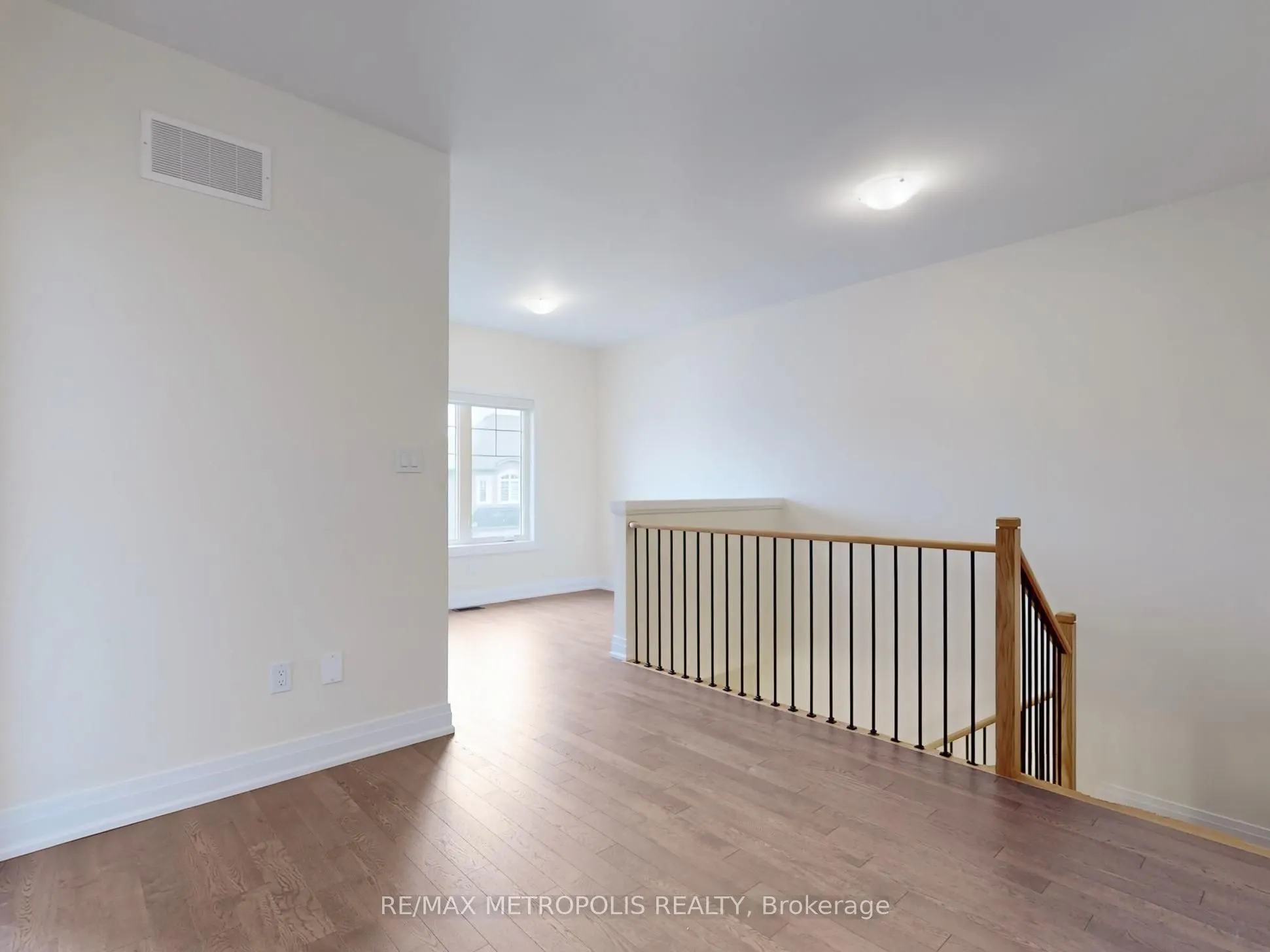21 La Reine Avenue, #MAIN
