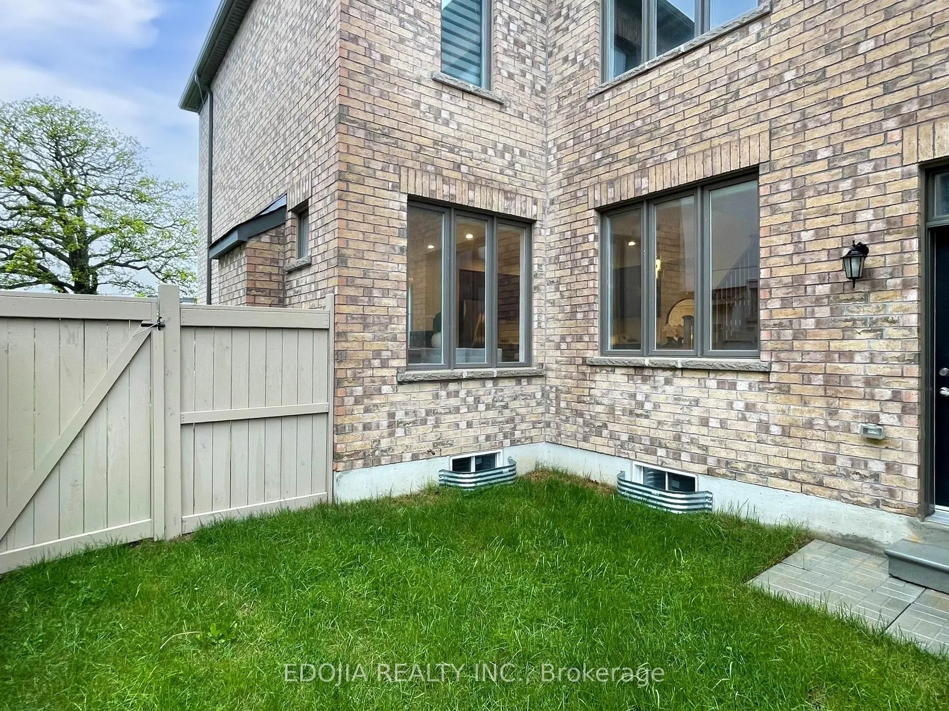 10 Pevensey Lane