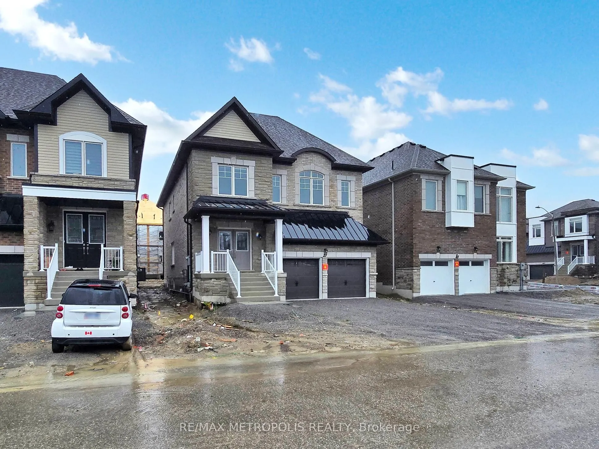 21 La Reine Avenue