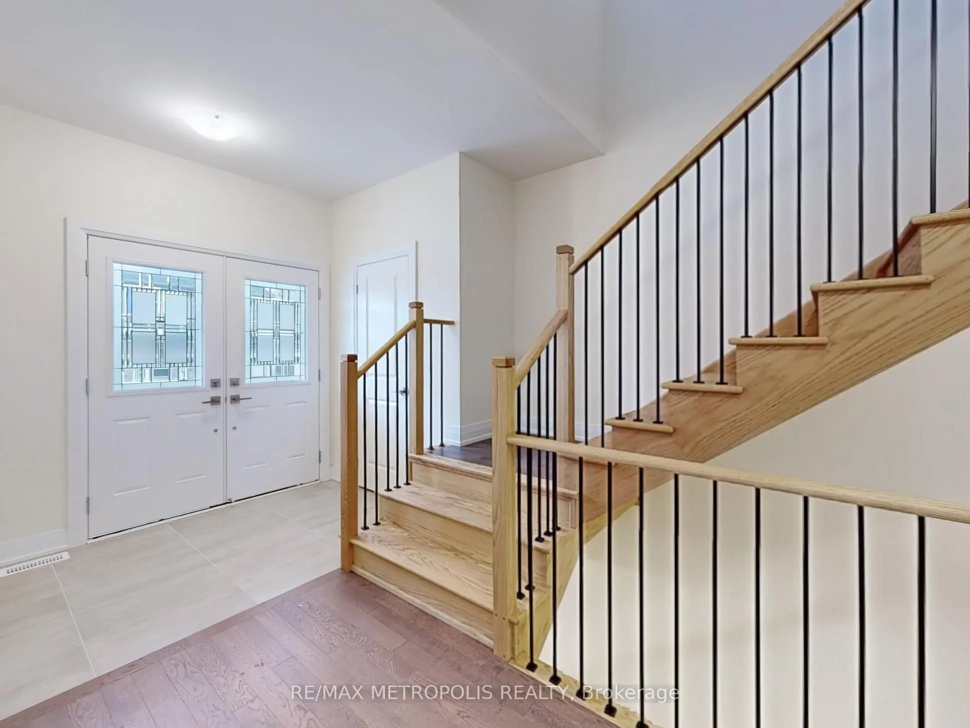 21 La Reine Avenue