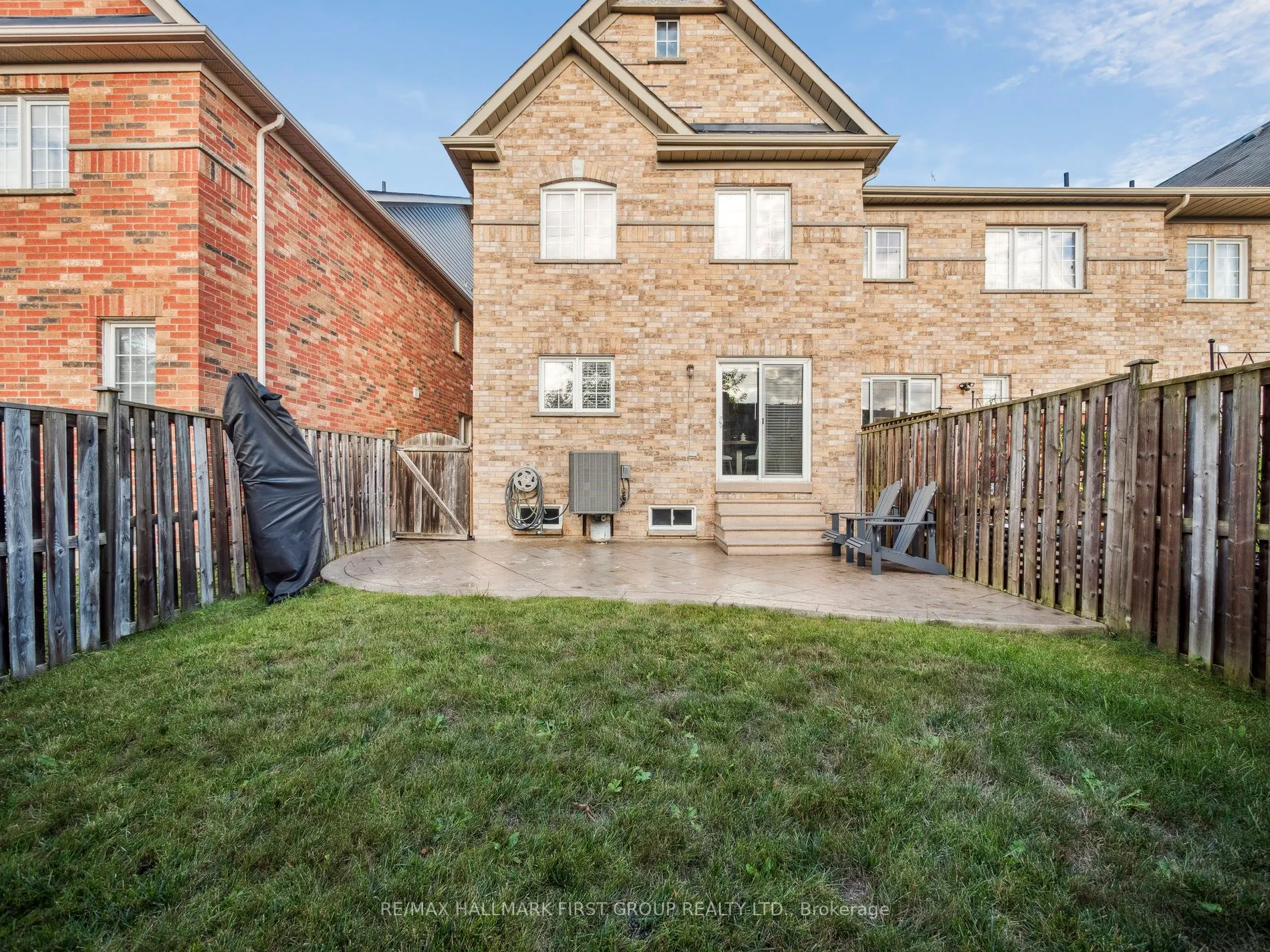 20 Crestbank Court