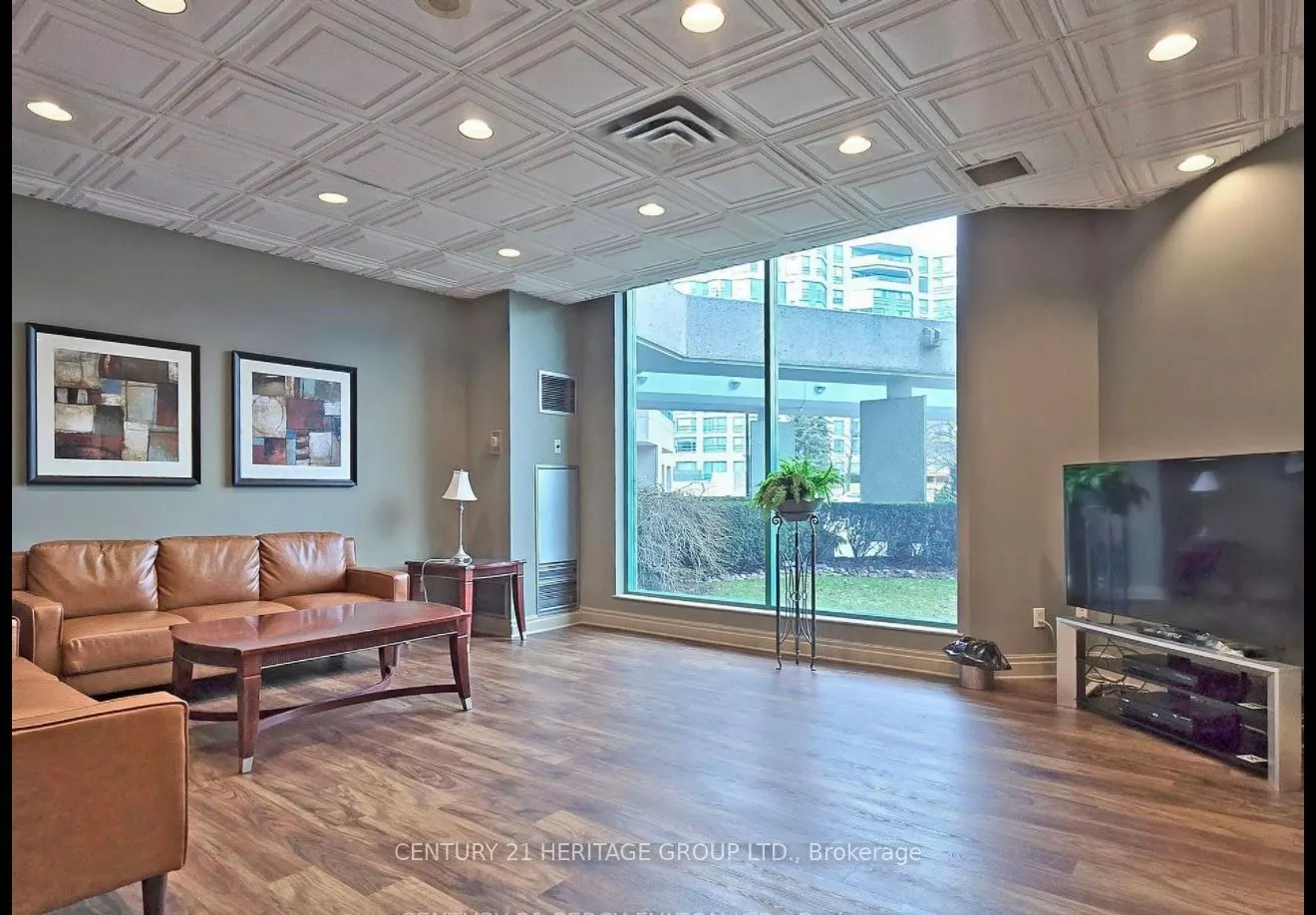 7805 Bayview Avenue, #525