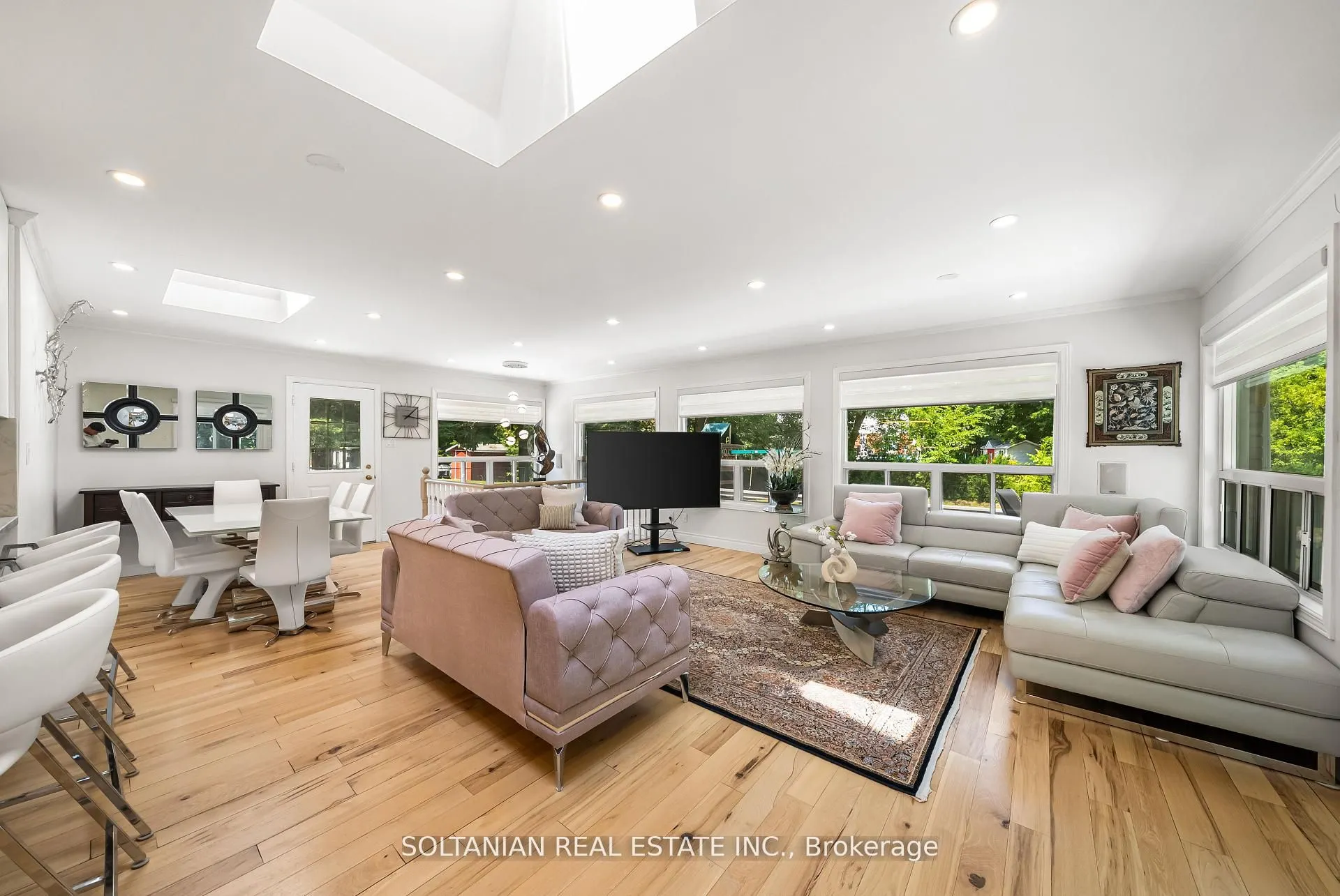 66 Lakeland Crescent