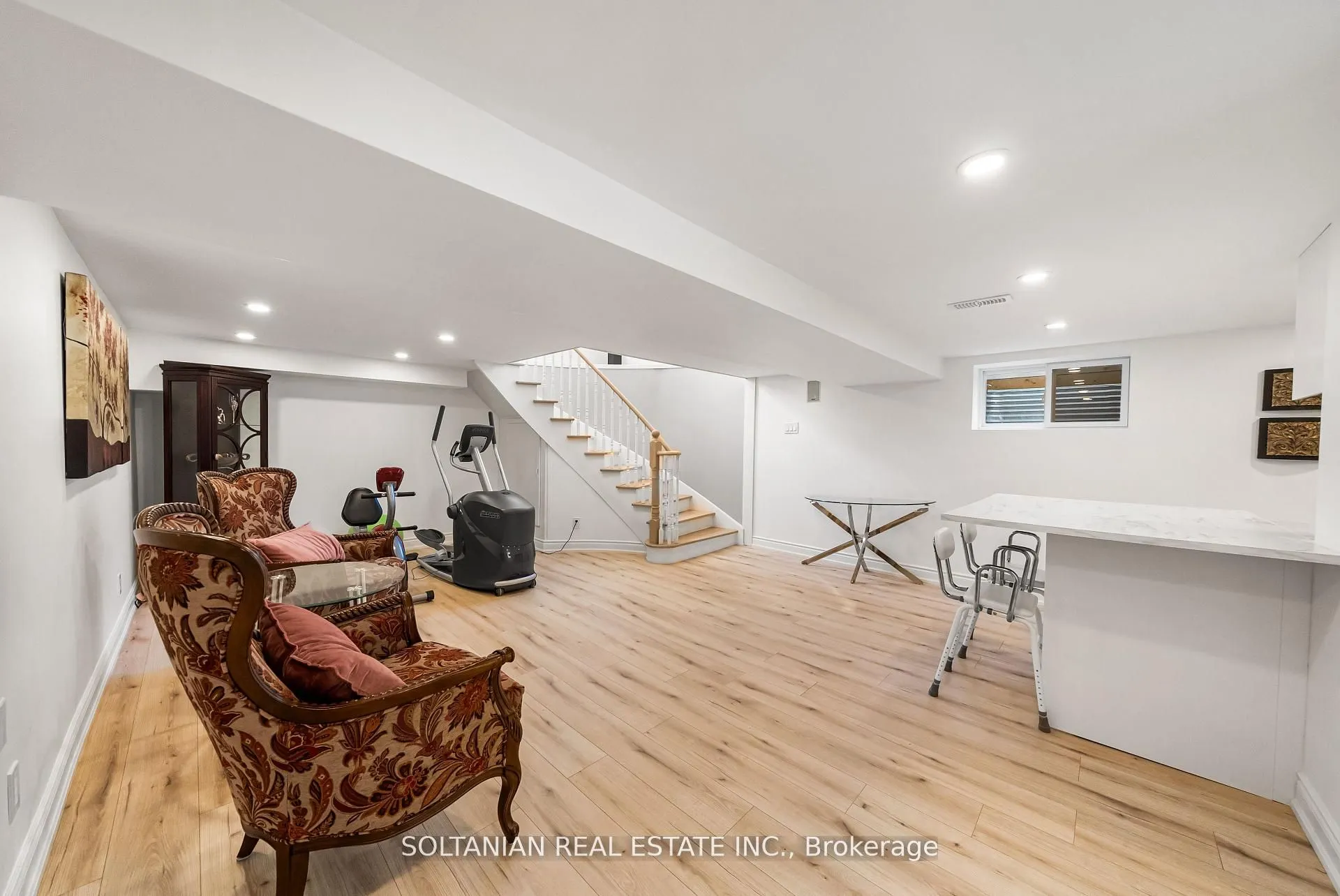 66 Lakeland Crescent