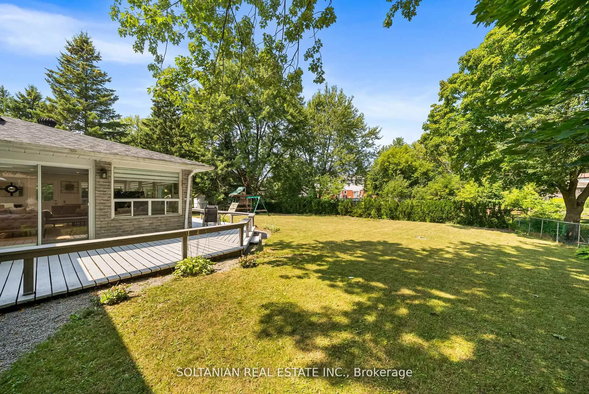 66 Lakeland Crescent