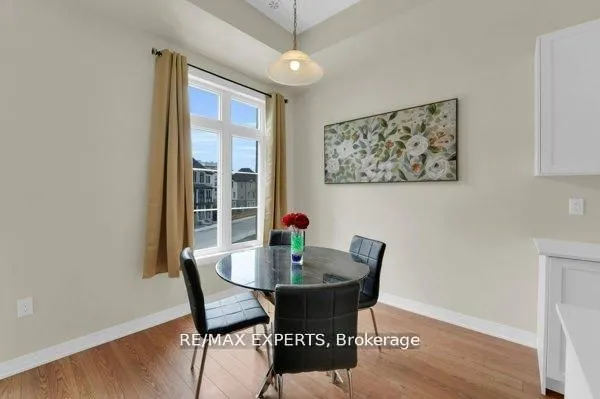 87 De La Roche Drive N