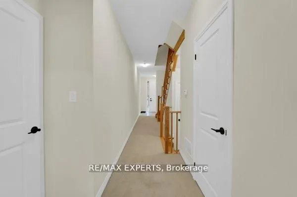 87 De La Roche Drive N