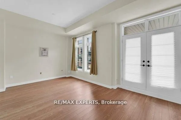 87 De La Roche Drive N