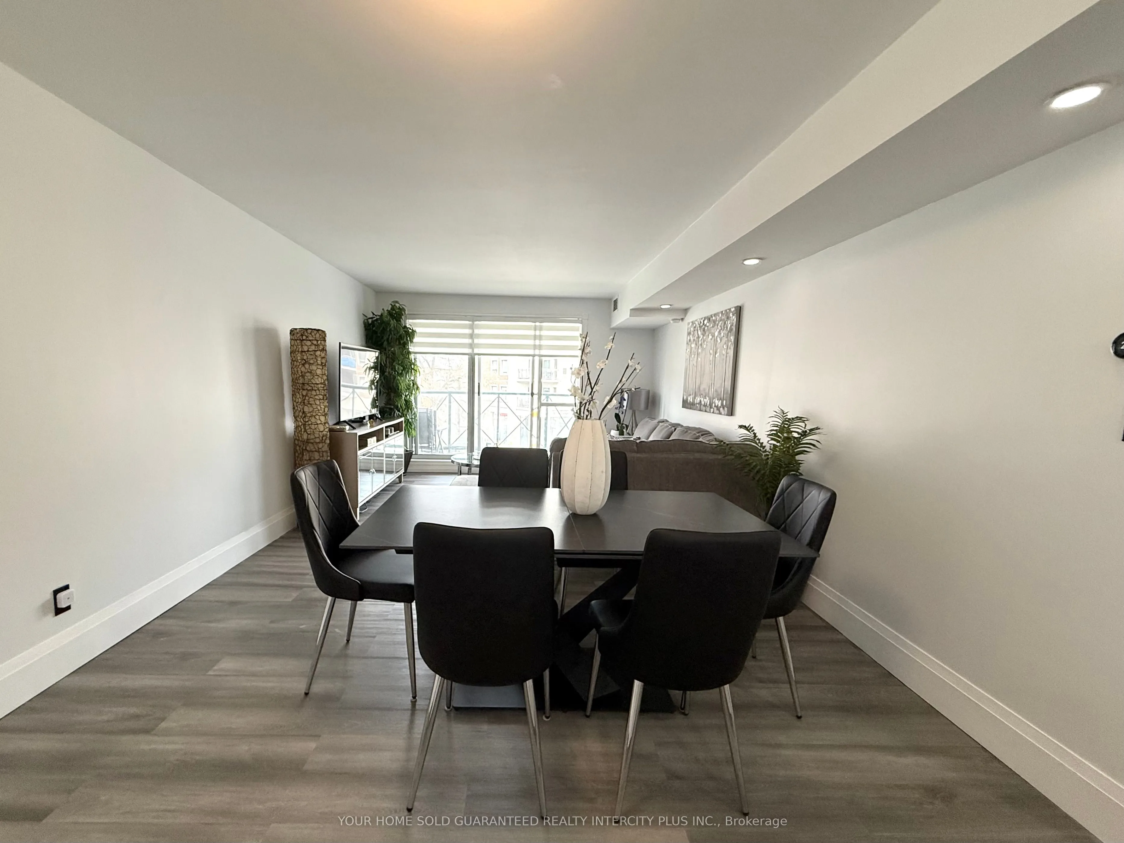 121 Woodbridge Avenue, #313