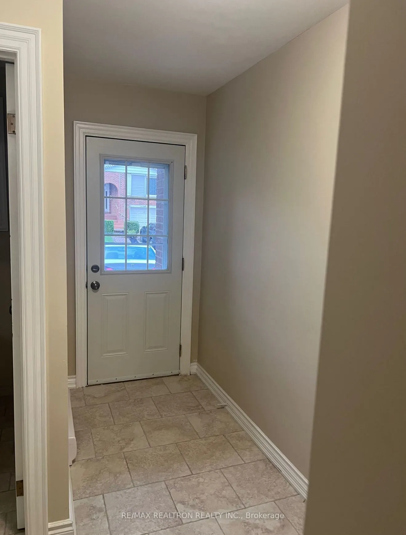 219 Thoms Crescent