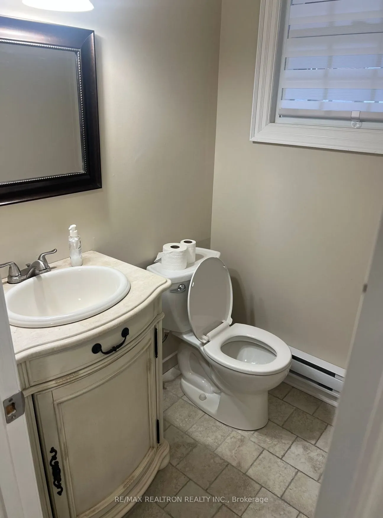 219 Thoms Crescent