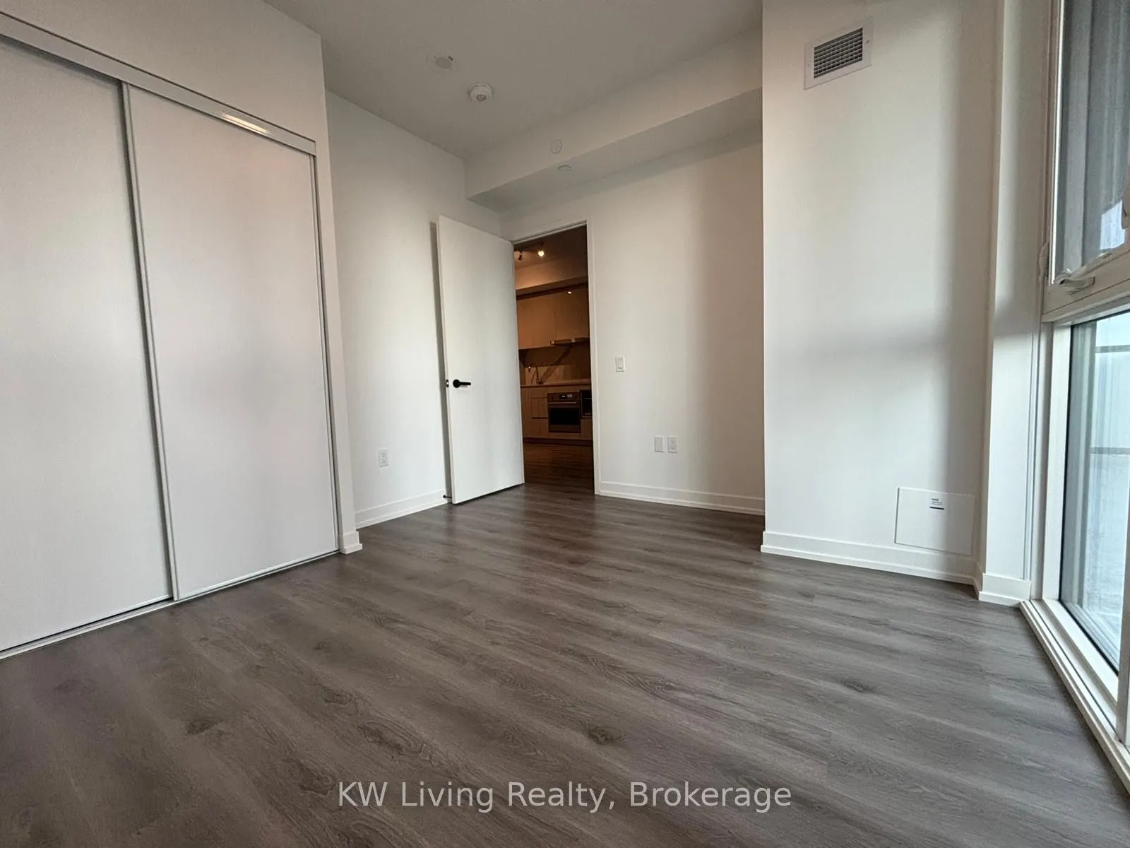 28 Interchange Way, #2516
