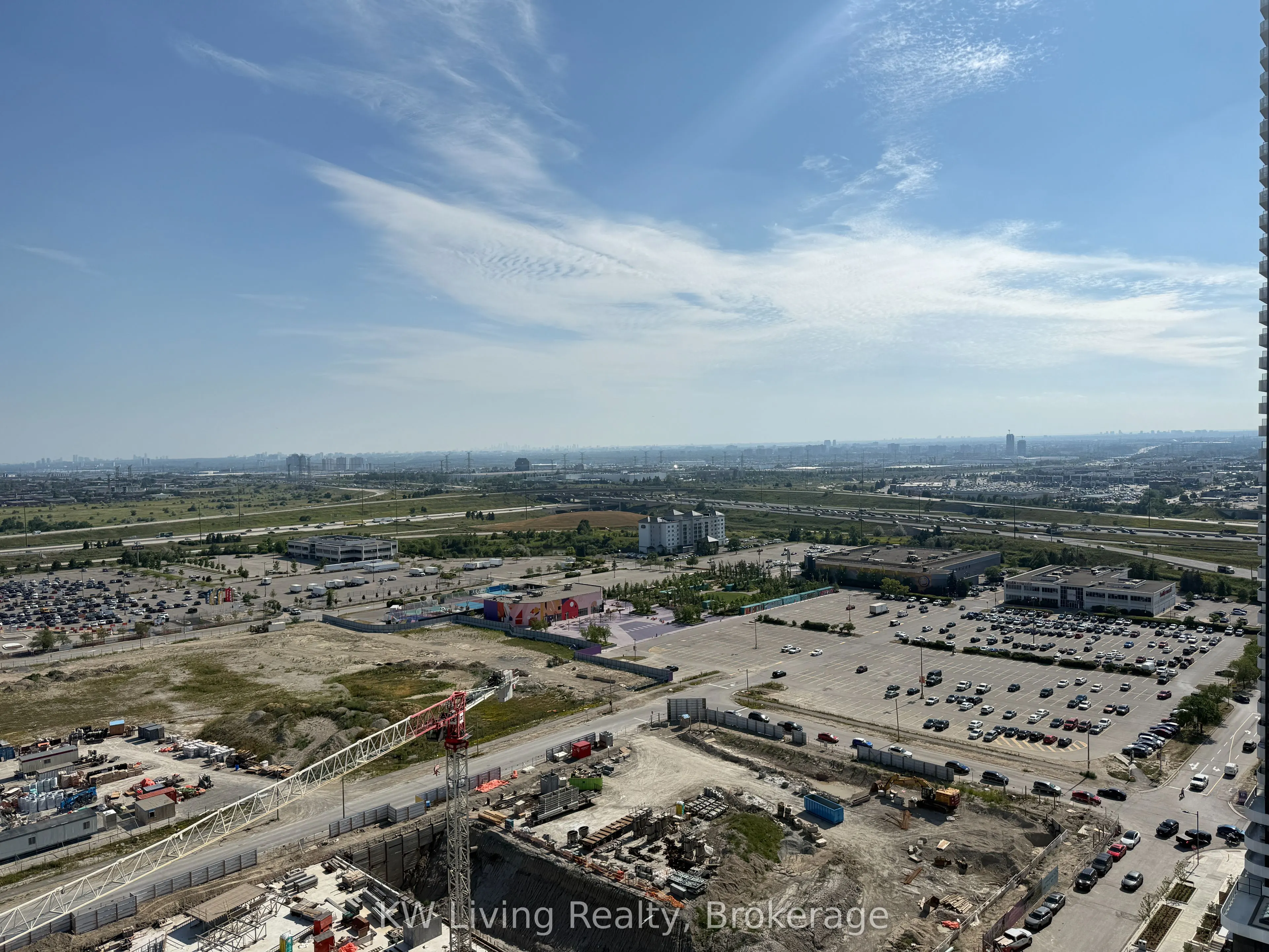 28 Interchange Way, #2516
