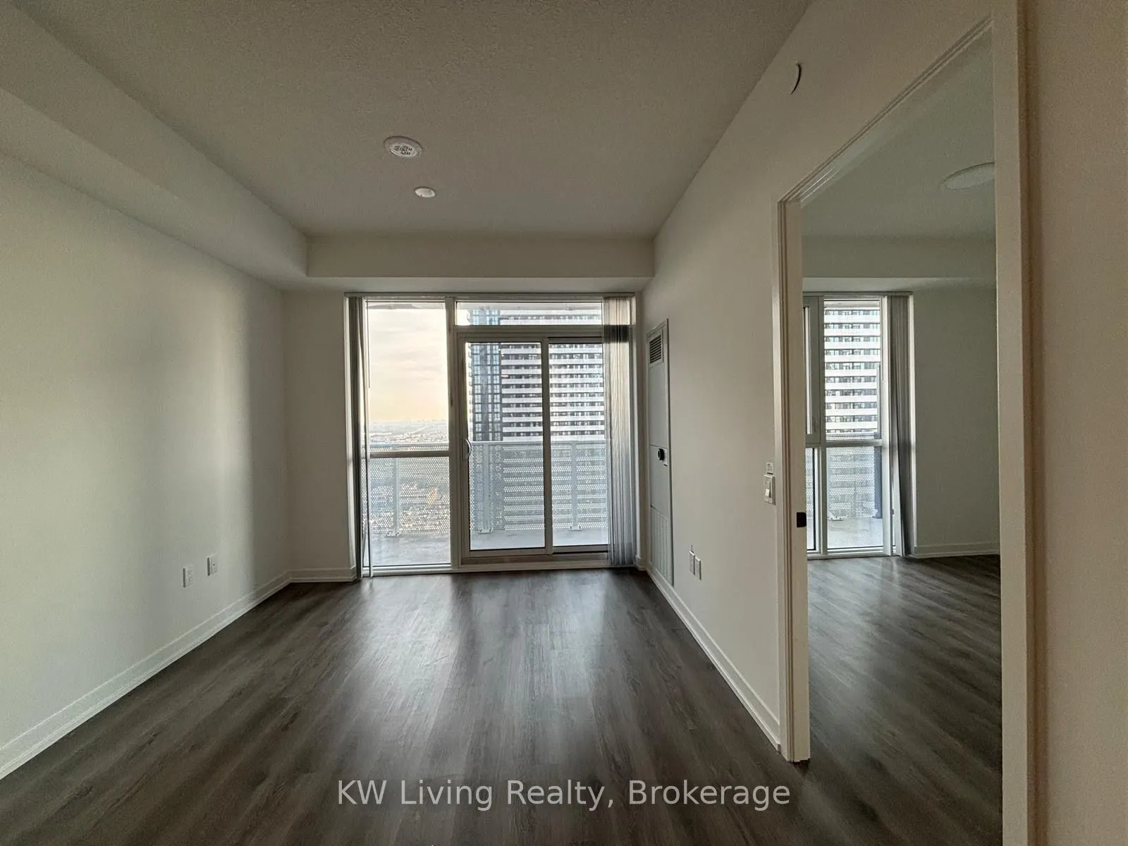 28 Interchange Way, #2516