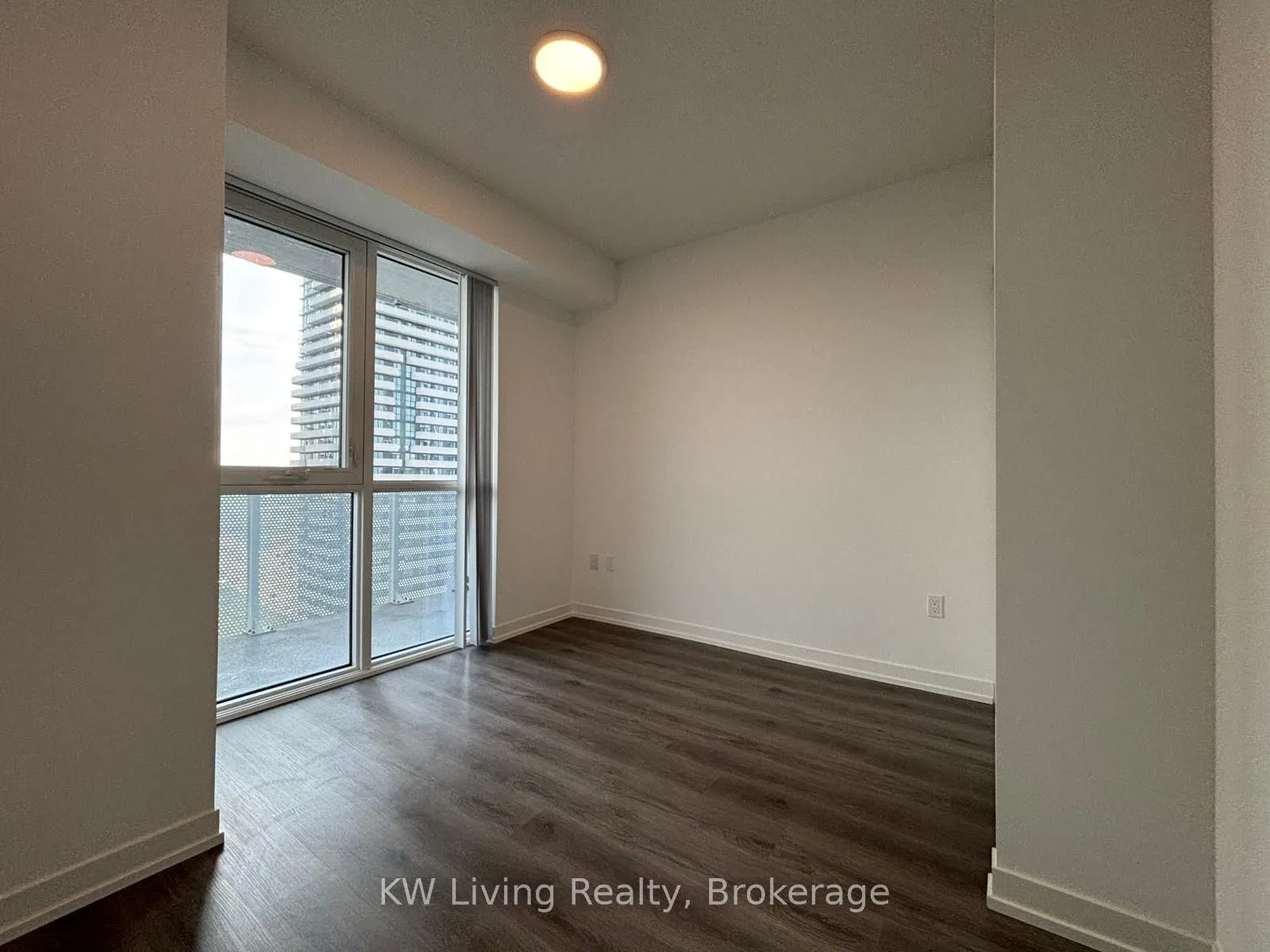 28 Interchange Way, #2516
