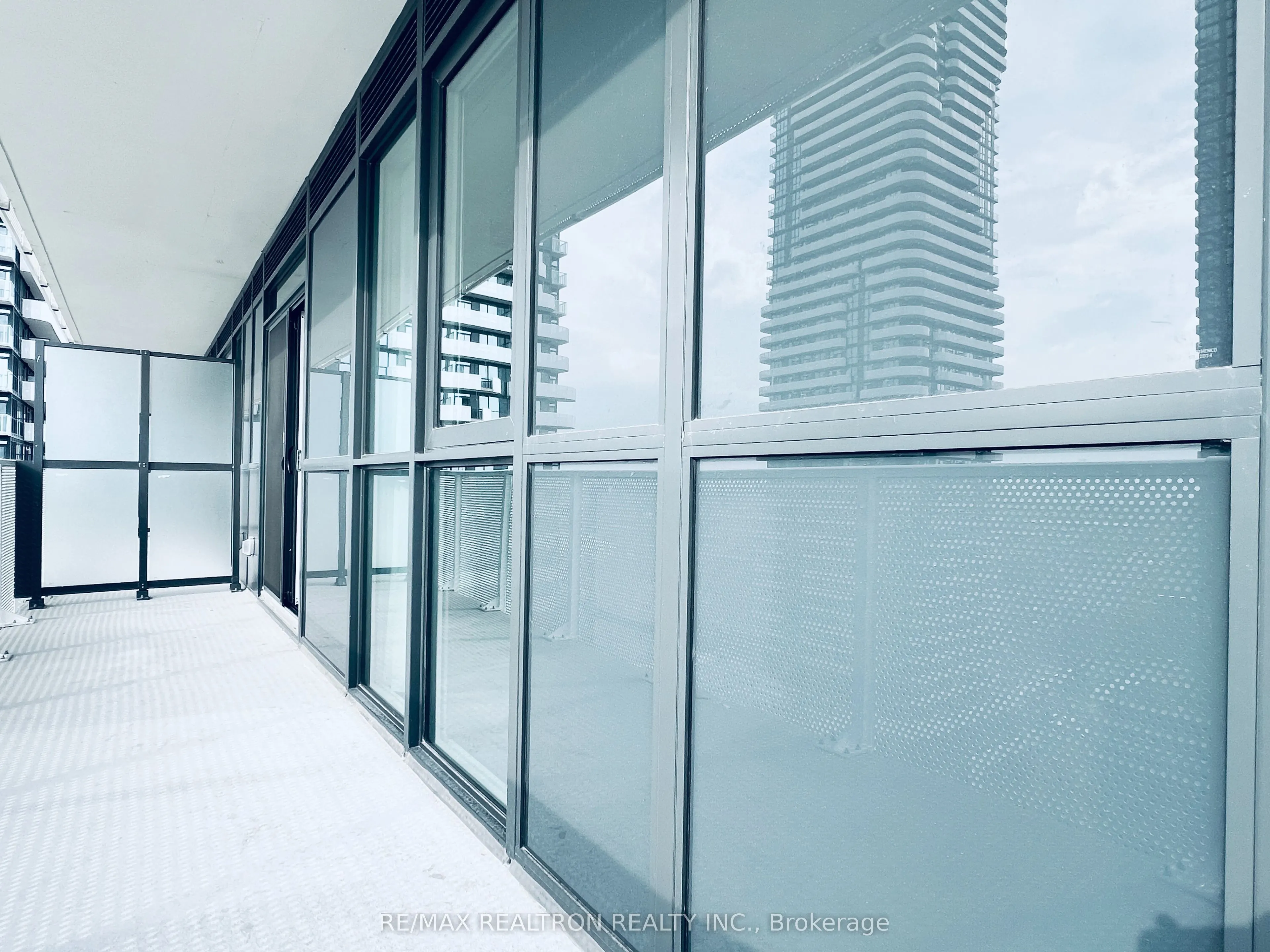 28 Interchange Way, #2015