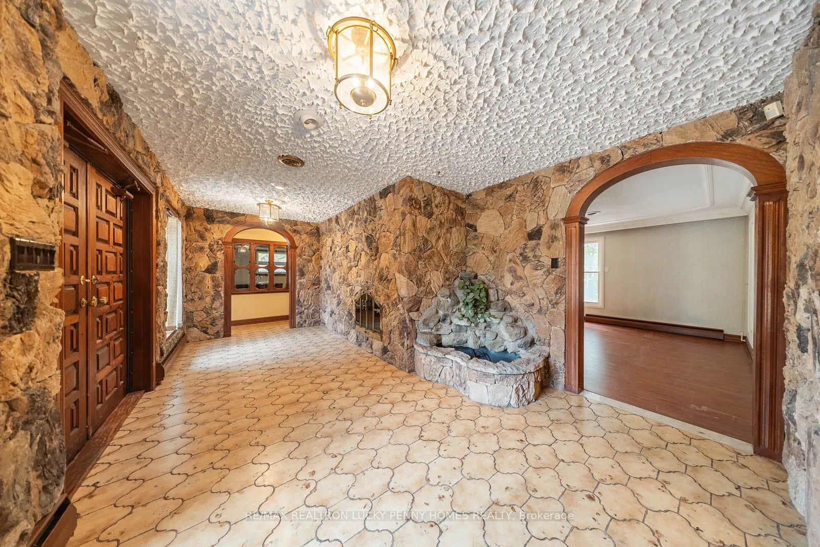 6 SCANDIA Court