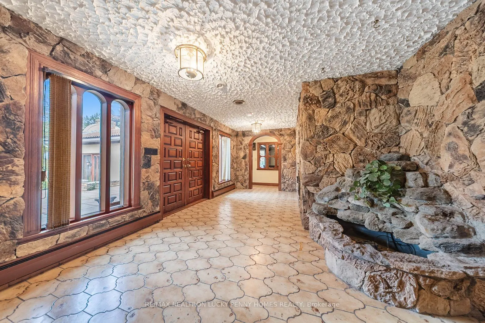 6 SCANDIA Court