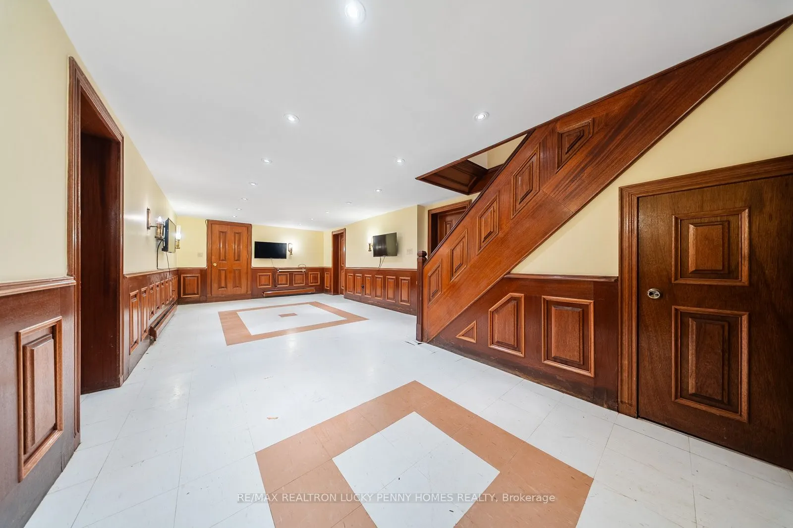 6 SCANDIA Court
