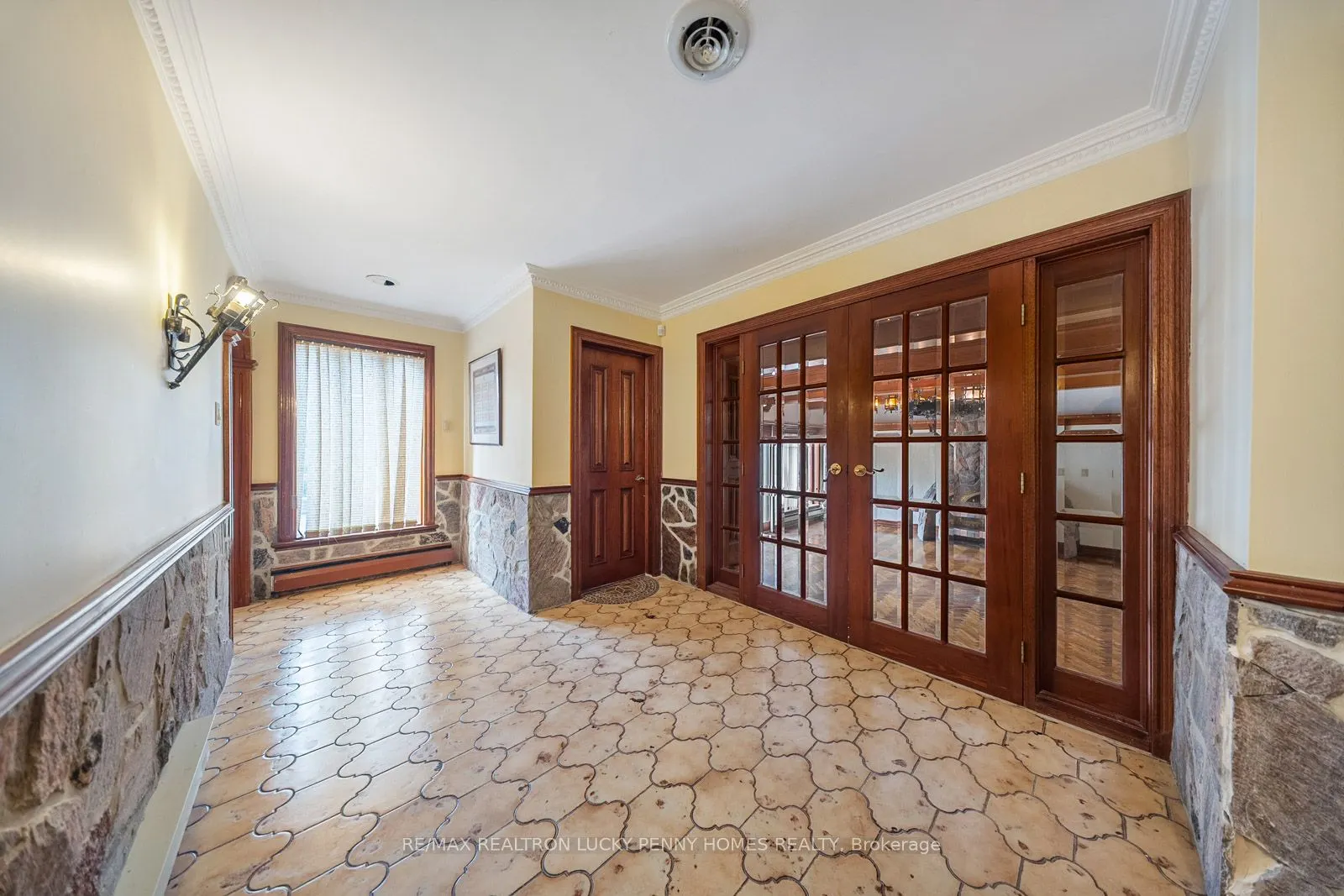 6 SCANDIA Court
