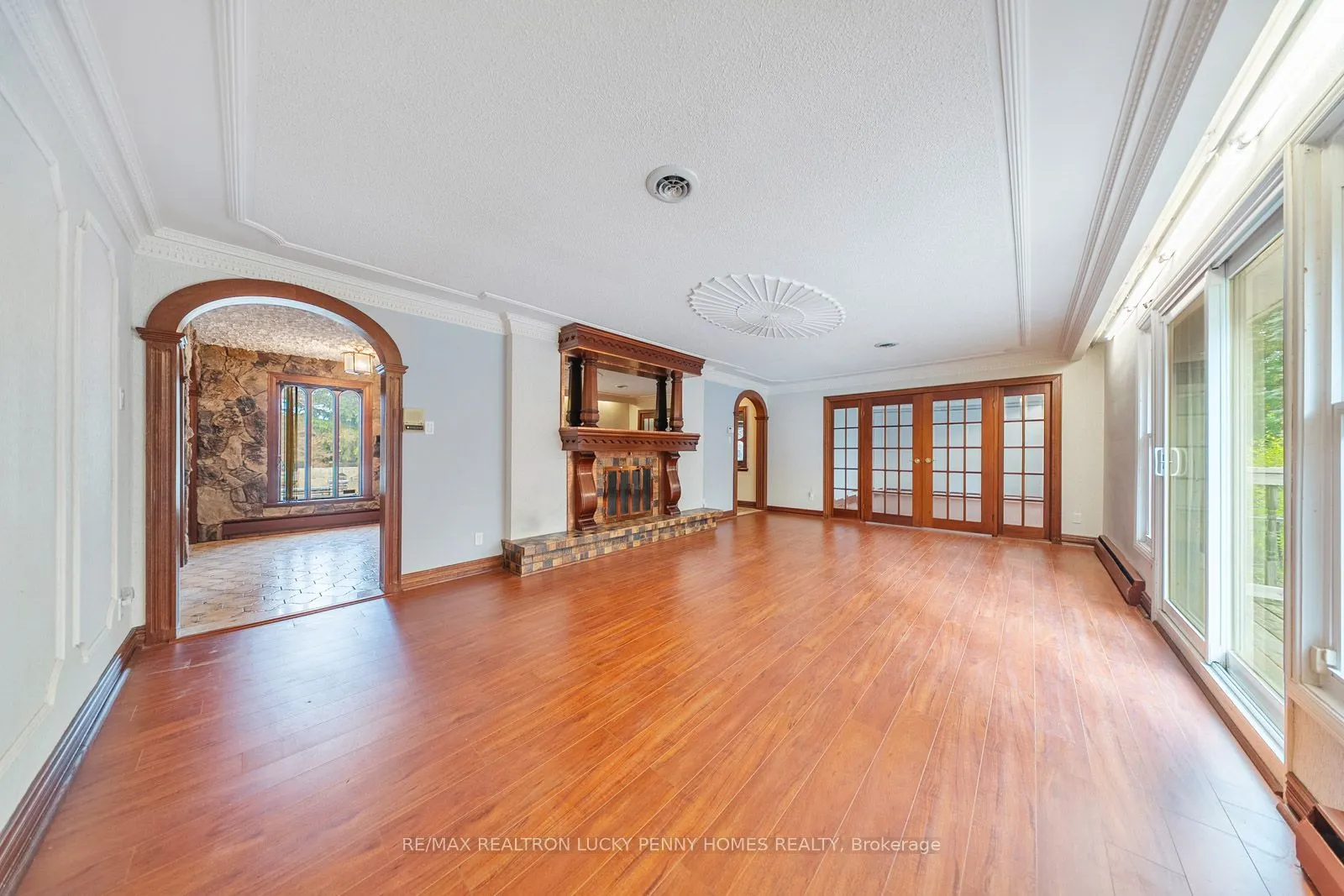 6 SCANDIA Court