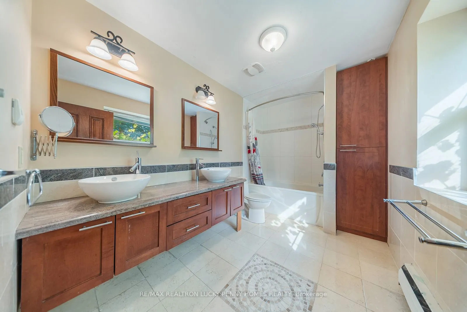 6 SCANDIA Court